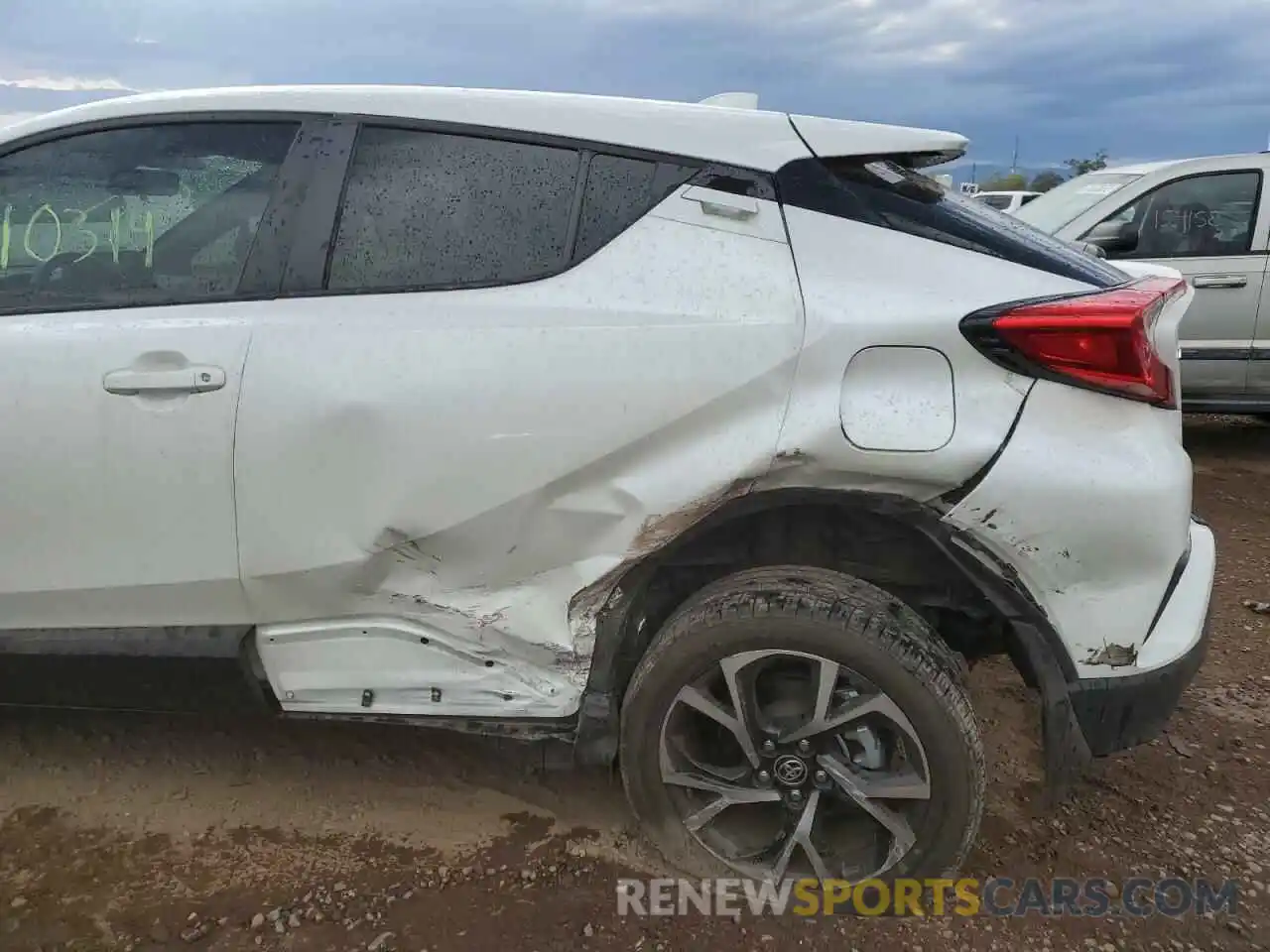 9 Photograph of a damaged car JTNKHMBX9L1088821 TOYOTA C-HR 2020