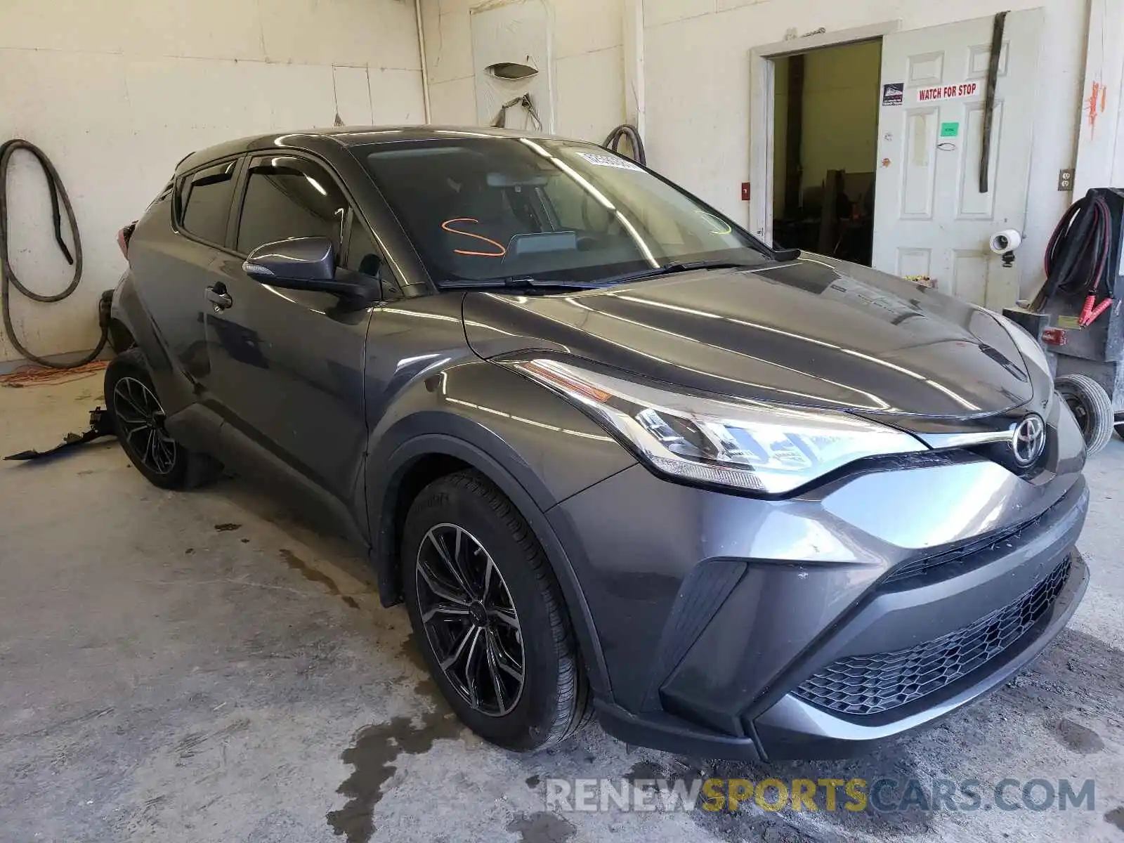 1 Photograph of a damaged car JTNKHMBXXL1068383 TOYOTA C-HR 2020