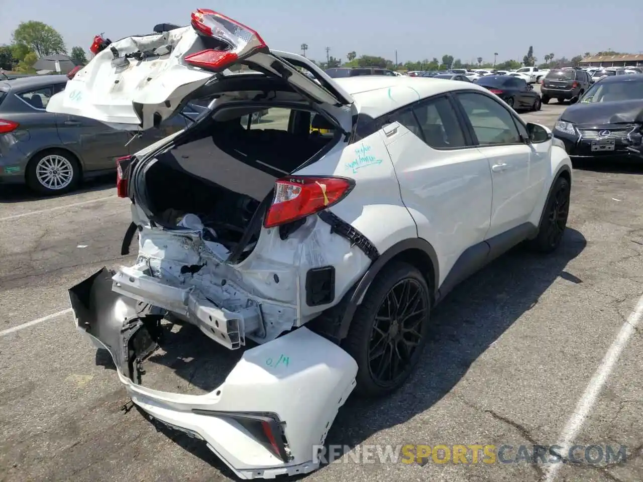 4 Photograph of a damaged car JTNKHMBXXL1075544 TOYOTA C-HR 2020