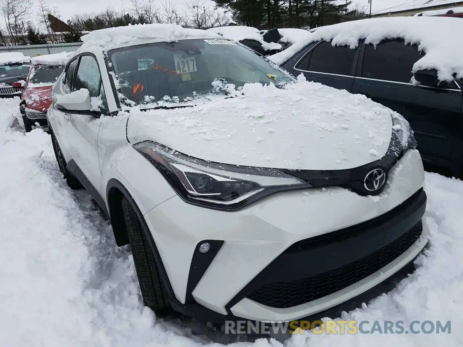 1 Photograph of a damaged car NMTKHMBX0LR103373 TOYOTA C-HR 2020