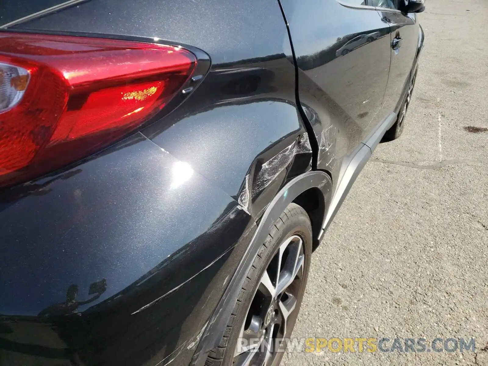 9 Photograph of a damaged car NMTKHMBX0LR108671 TOYOTA C-HR 2020