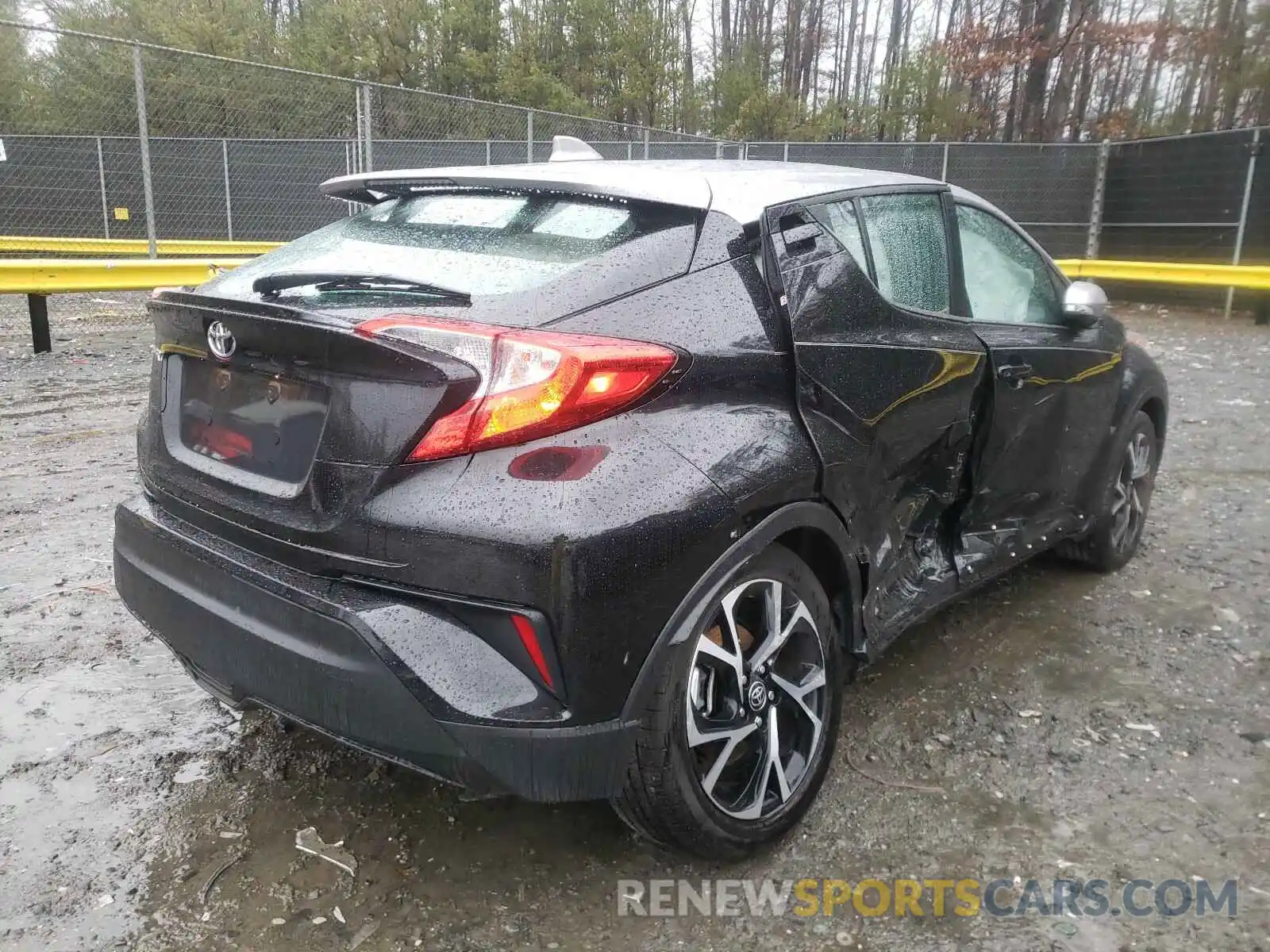 4 Photograph of a damaged car NMTKHMBX0LR109450 TOYOTA C-HR 2020