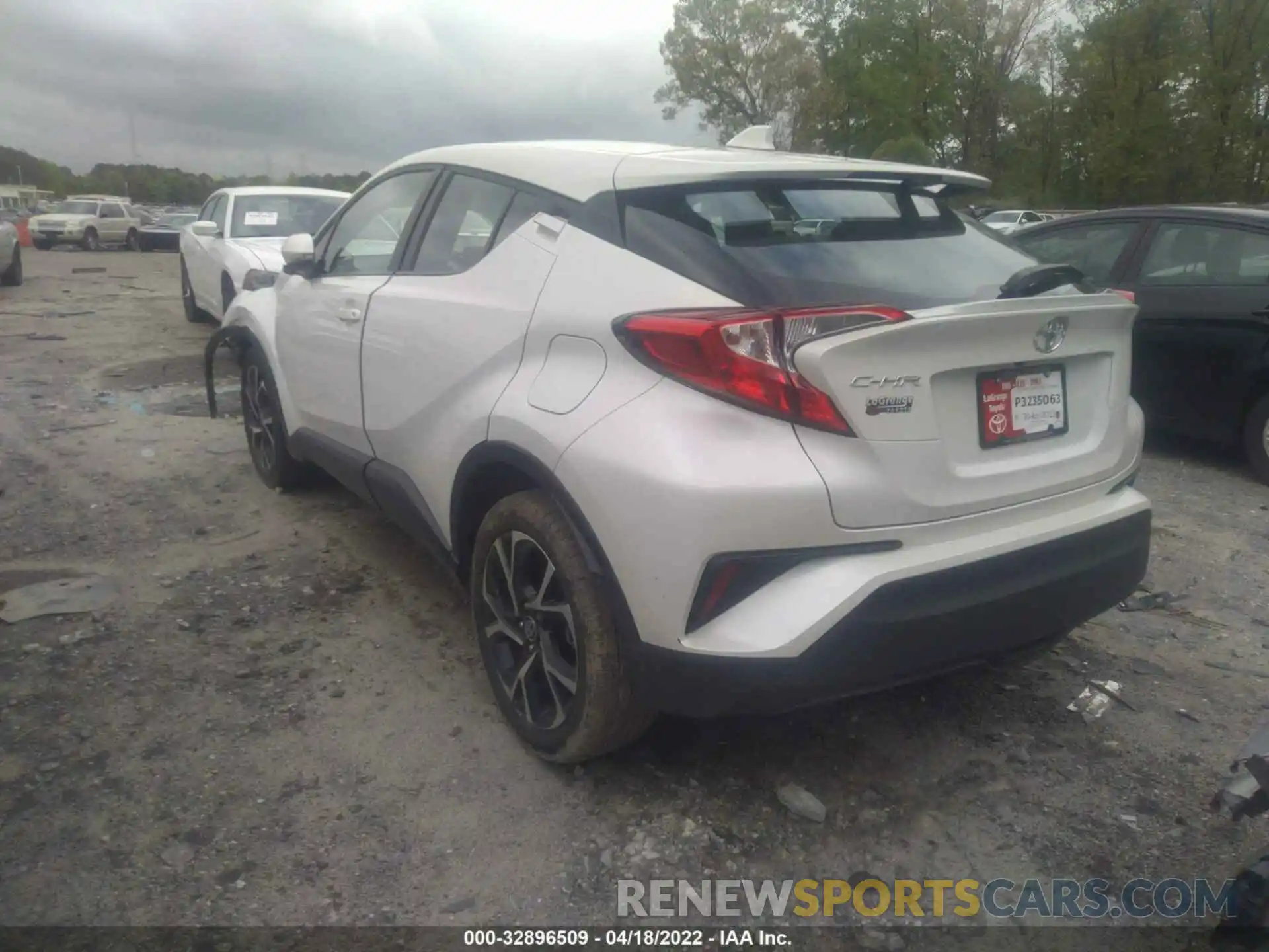 3 Photograph of a damaged car NMTKHMBX0LR116415 TOYOTA C-HR 2020