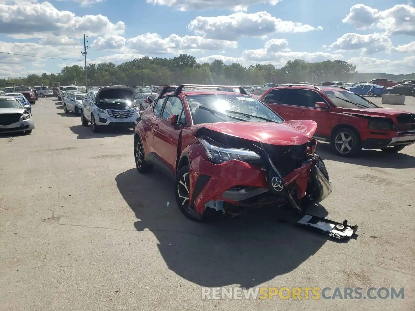 1 Photograph of a damaged car NMTKHMBX0LR117497 TOYOTA C-HR 2020