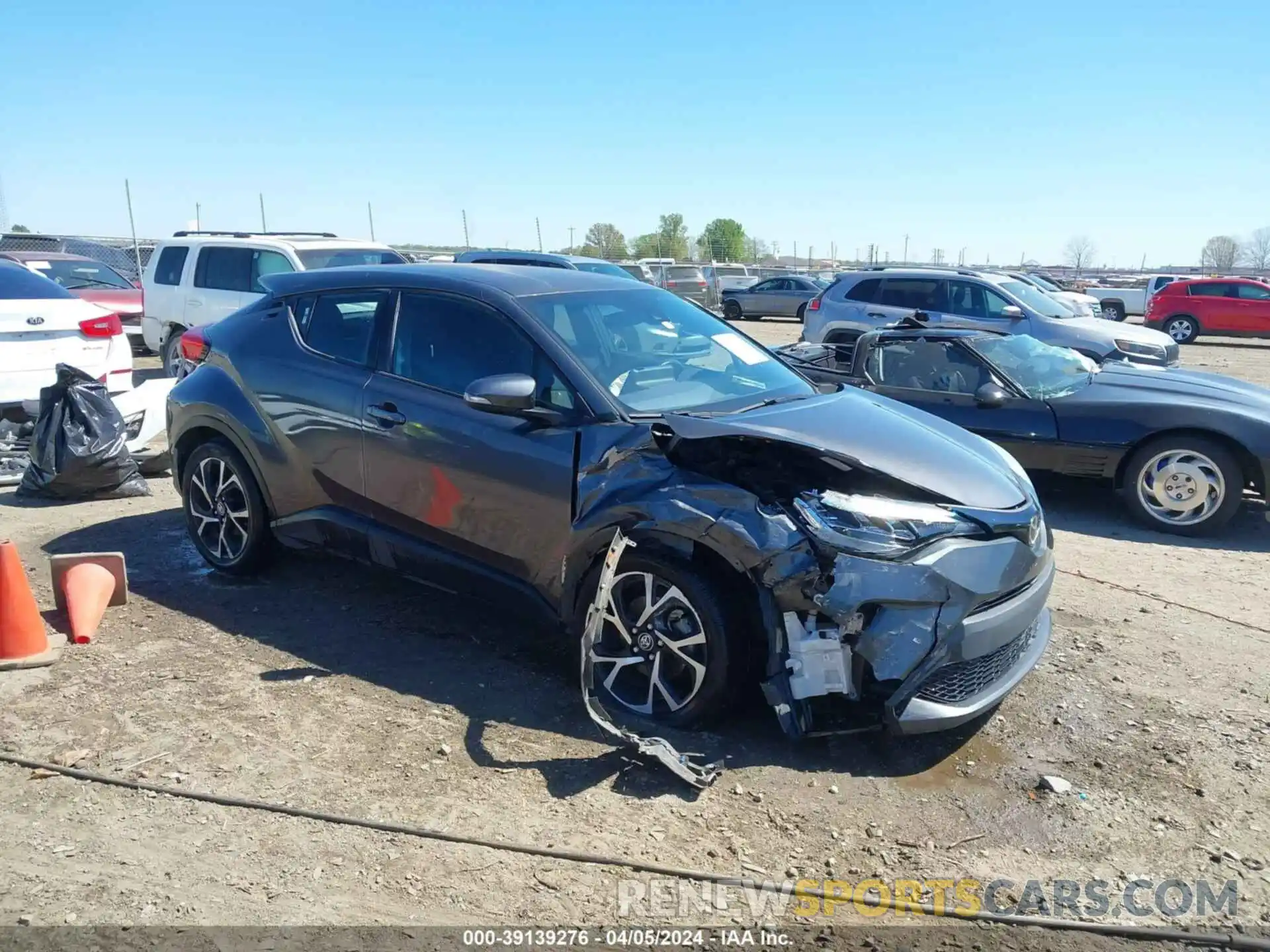 1 Photograph of a damaged car NMTKHMBX0LR117810 TOYOTA C-HR 2020