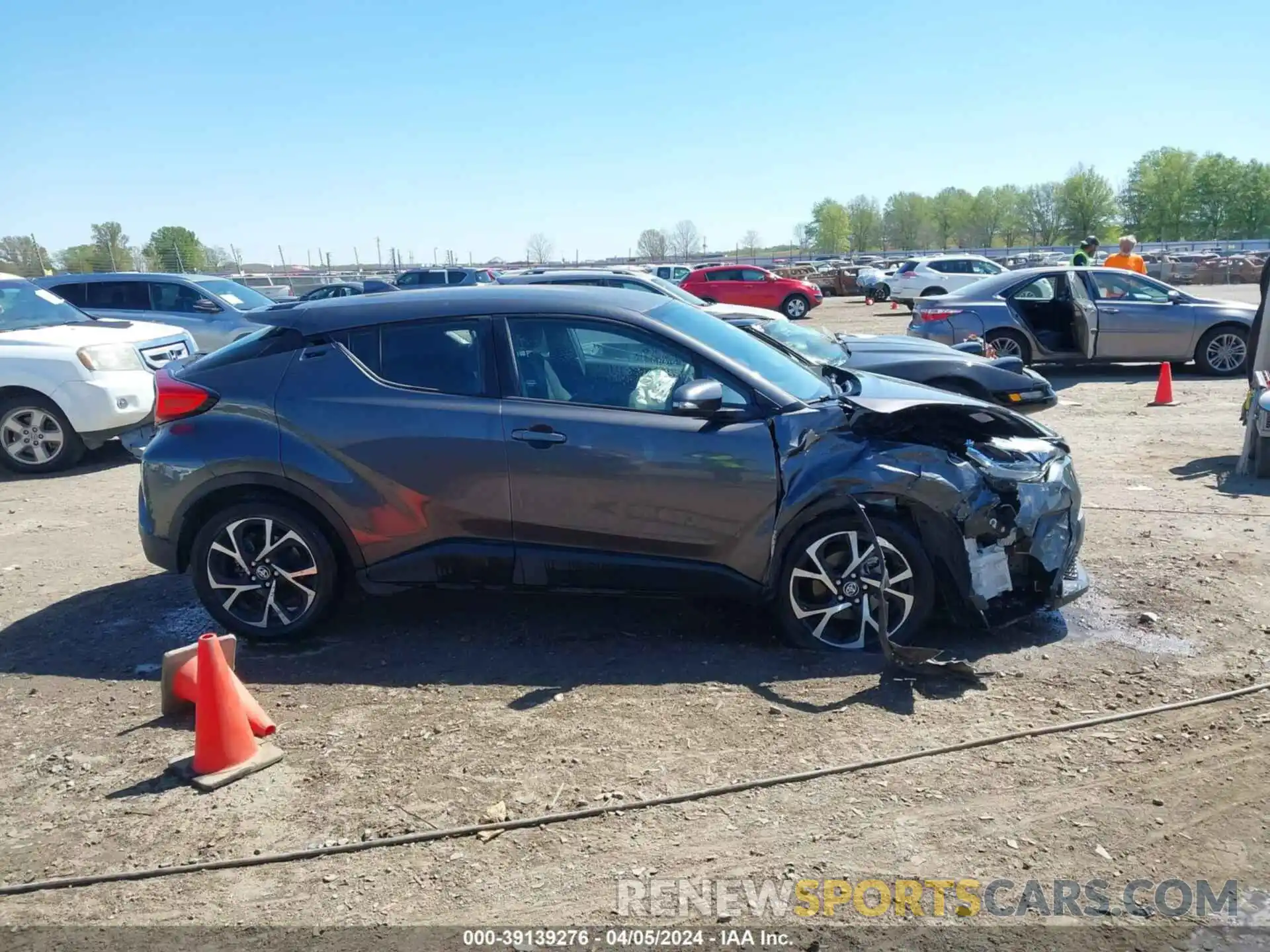 12 Photograph of a damaged car NMTKHMBX0LR117810 TOYOTA C-HR 2020