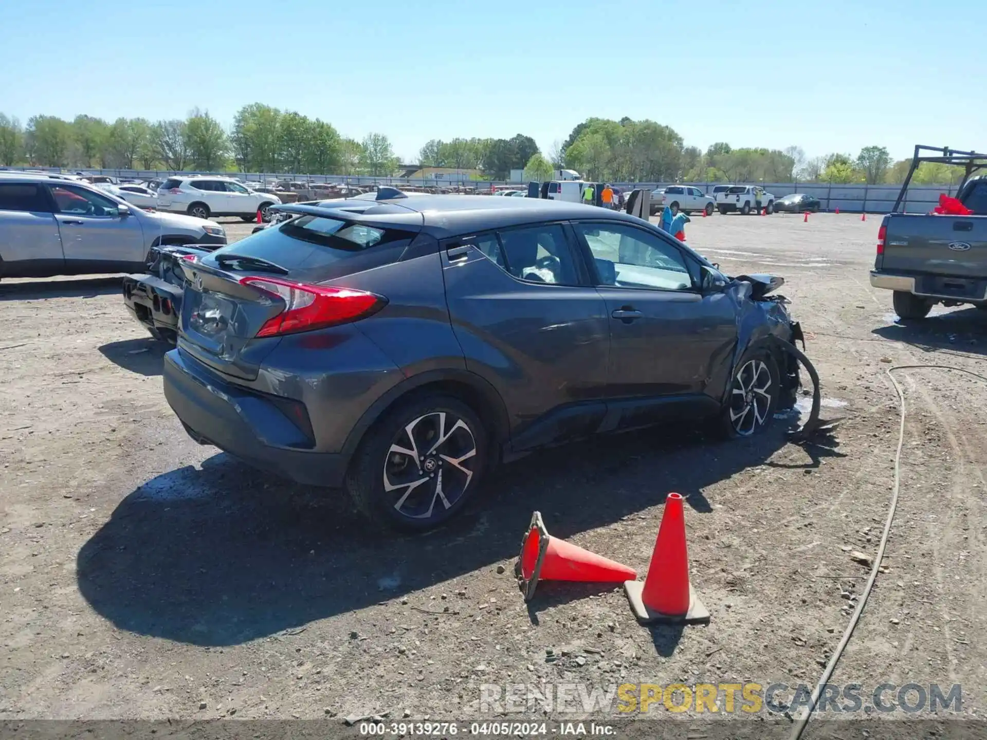 4 Photograph of a damaged car NMTKHMBX0LR117810 TOYOTA C-HR 2020