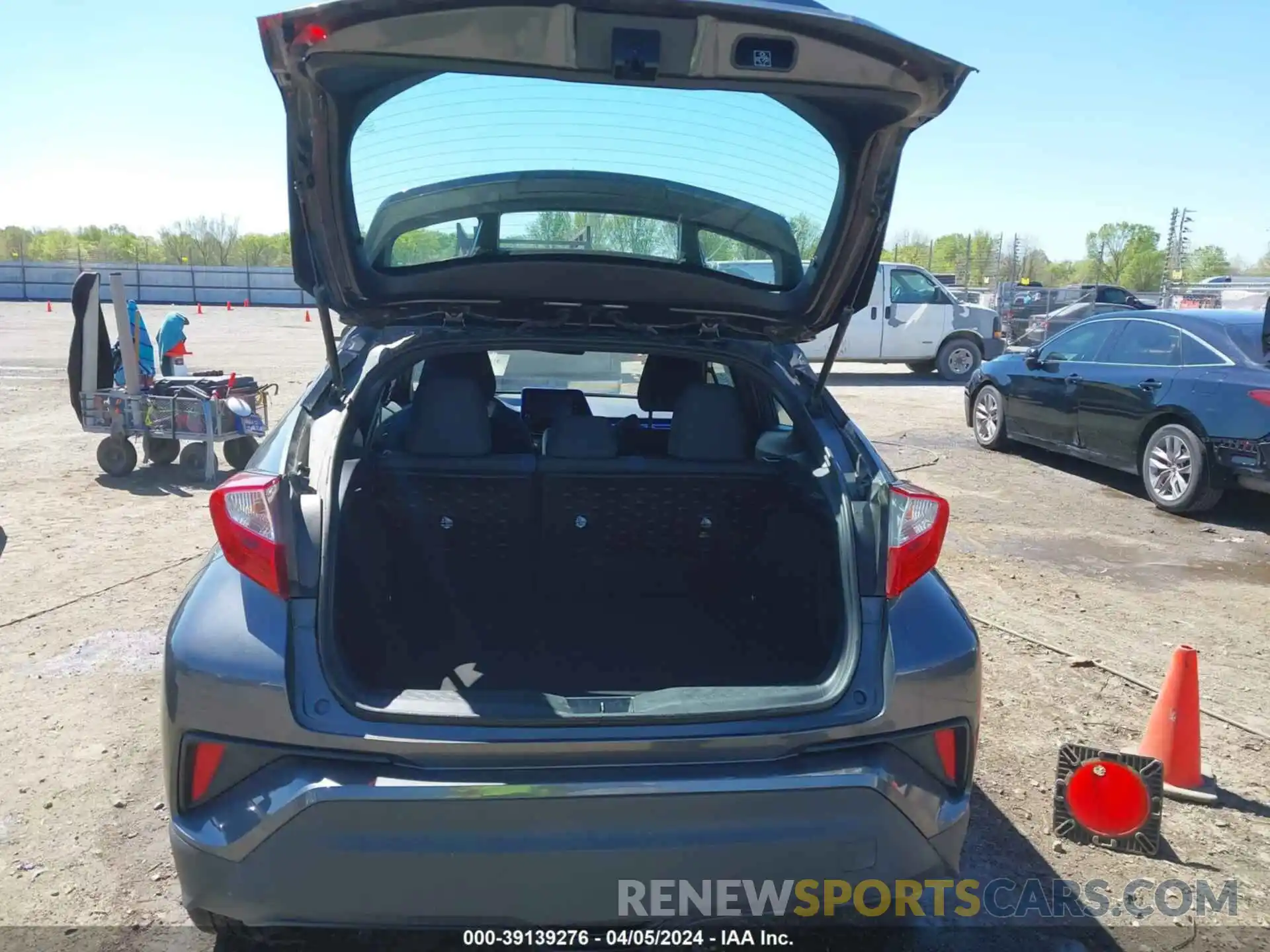 8 Photograph of a damaged car NMTKHMBX0LR117810 TOYOTA C-HR 2020