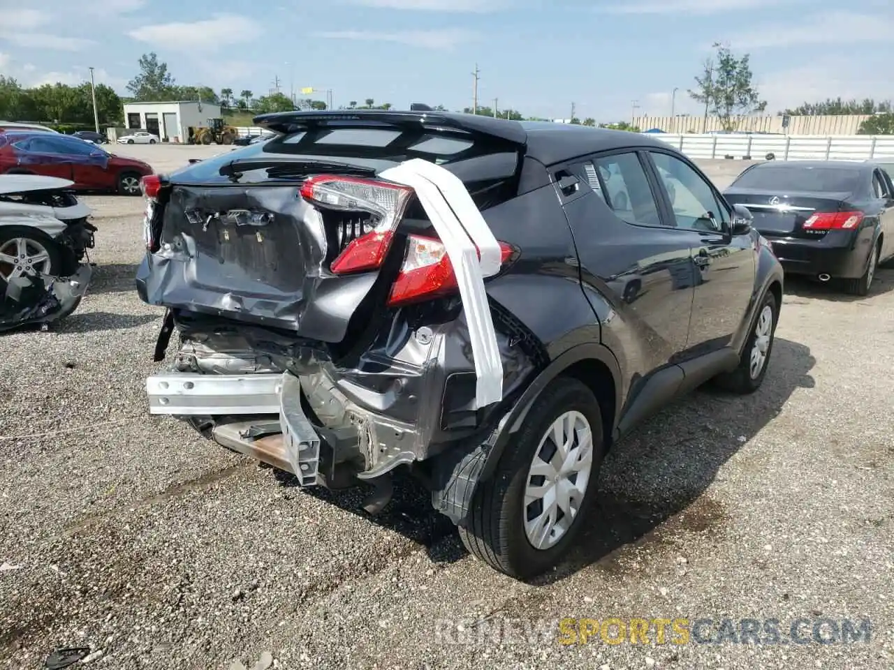 4 Photograph of a damaged car NMTKHMBX0LR118410 TOYOTA C-HR 2020