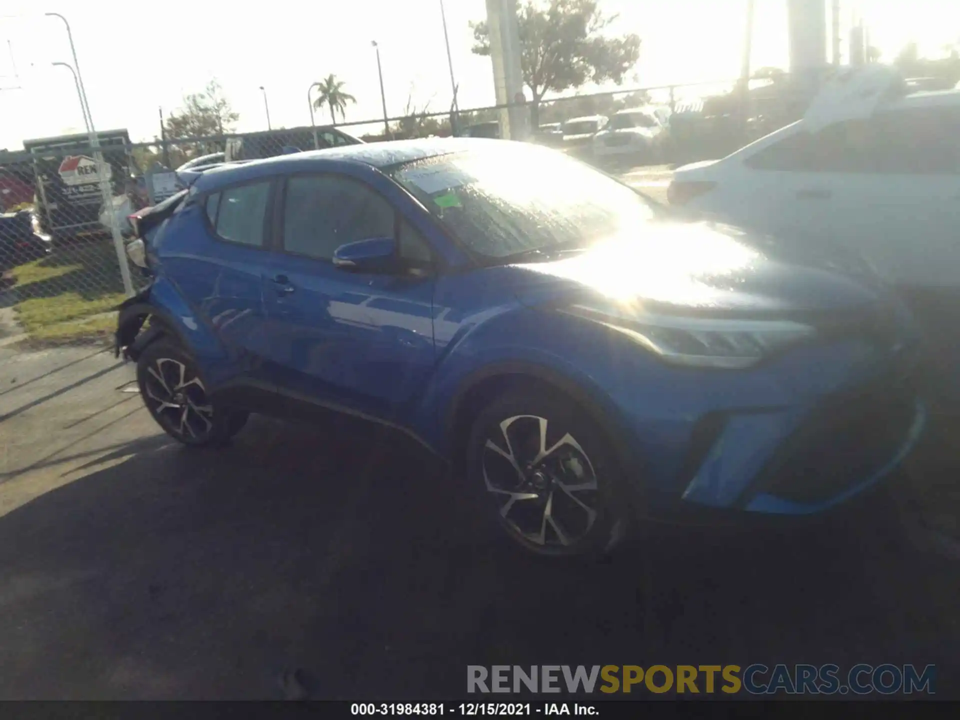 1 Photograph of a damaged car NMTKHMBX1LR102121 TOYOTA C-HR 2020