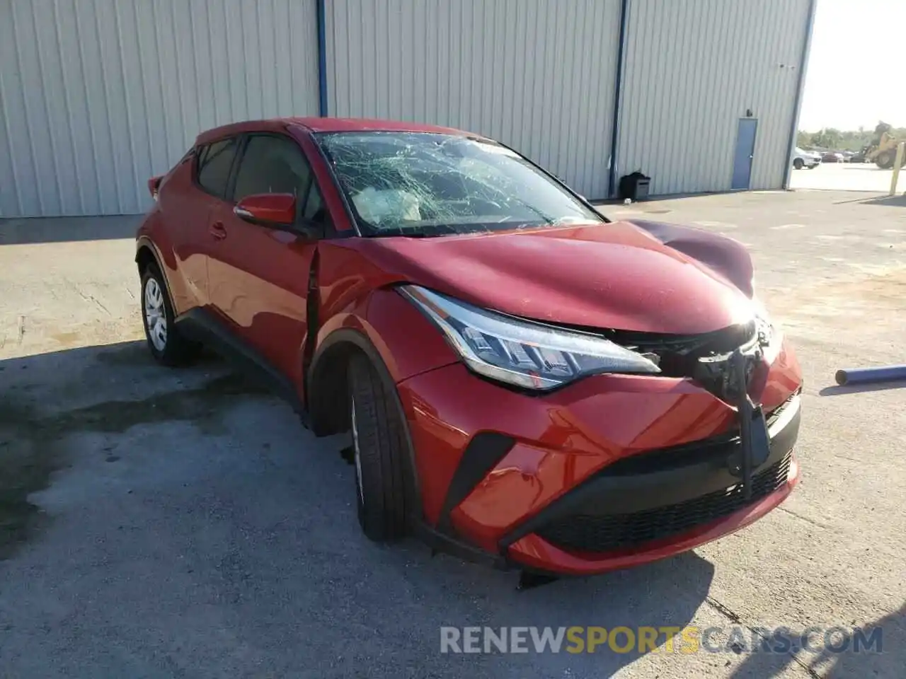 1 Photograph of a damaged car NMTKHMBX1LR105763 TOYOTA C-HR 2020