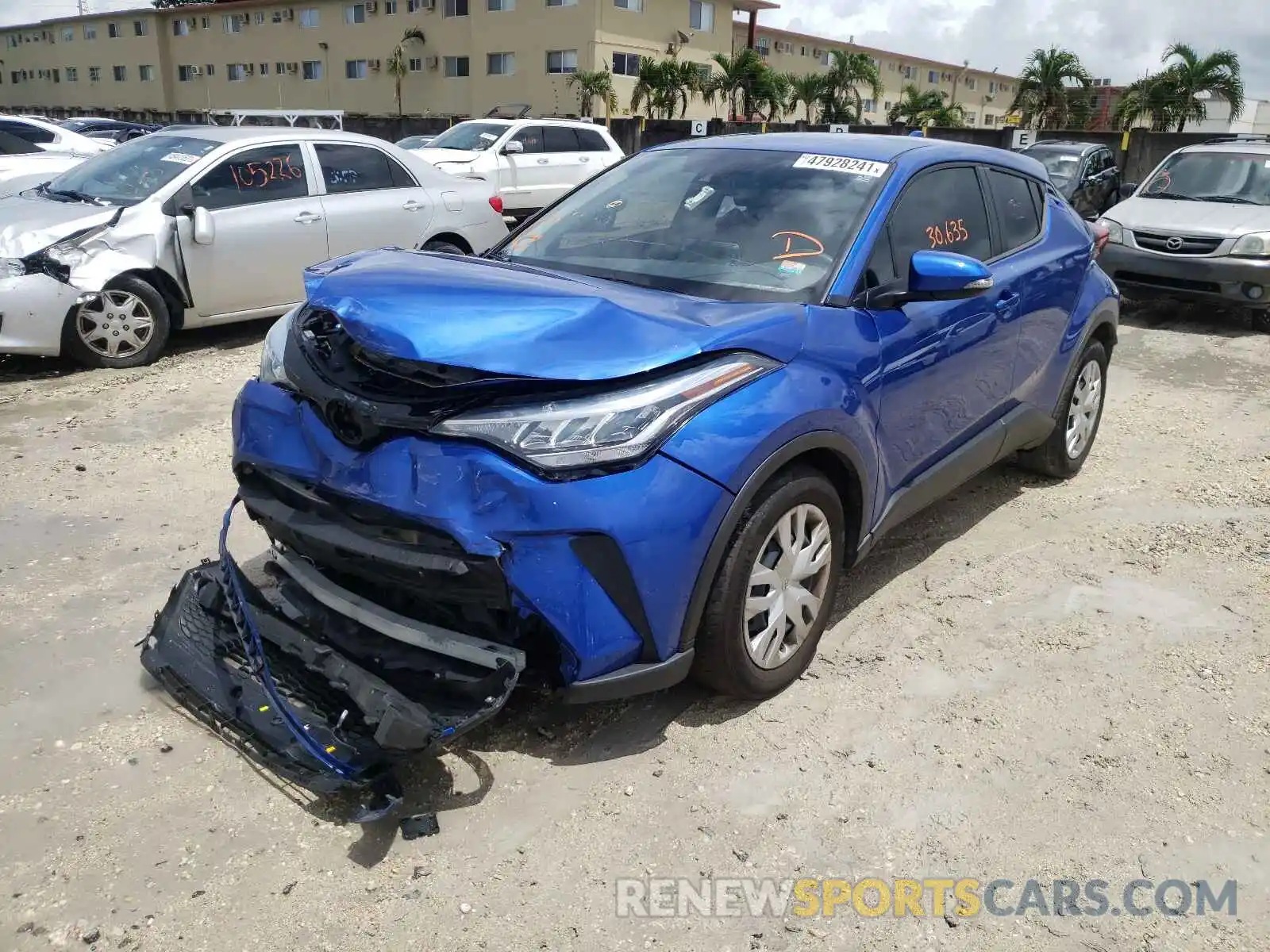 2 Photograph of a damaged car NMTKHMBX1LR106346 TOYOTA C-HR 2020