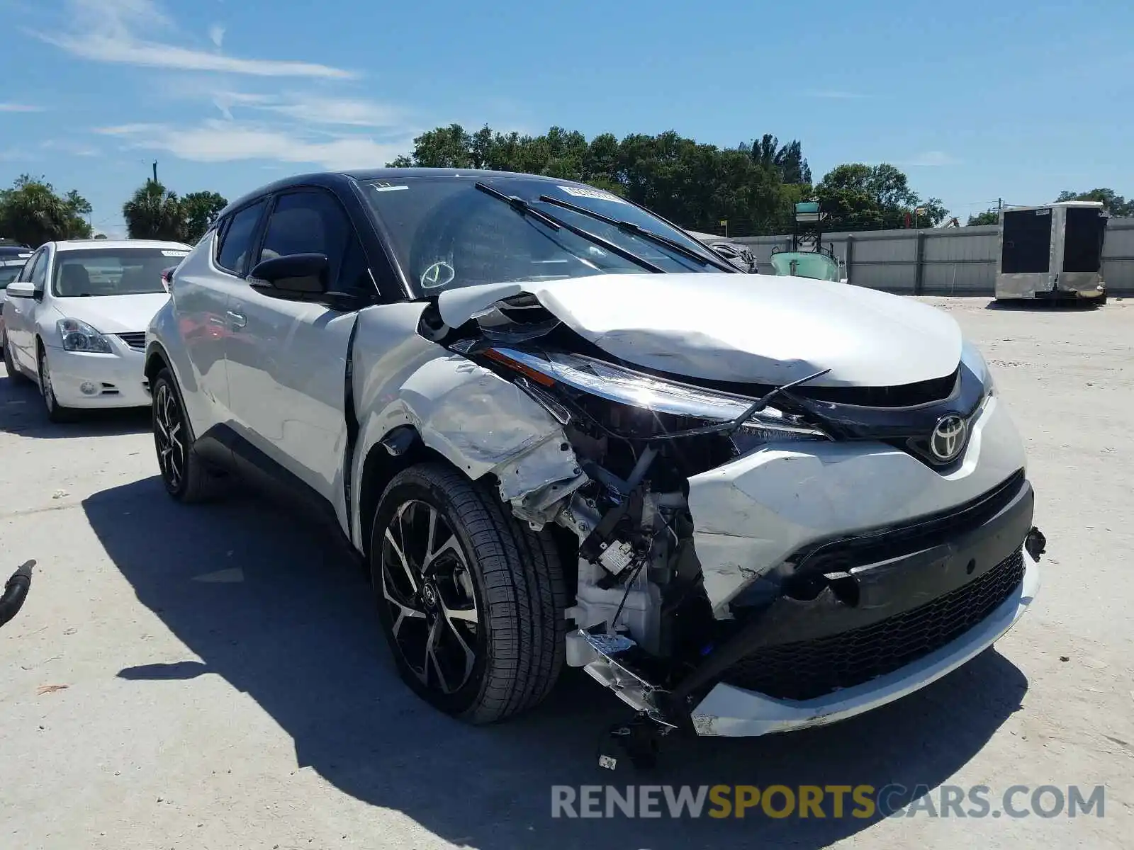 1 Photograph of a damaged car NMTKHMBX1LR107349 TOYOTA C-HR 2020