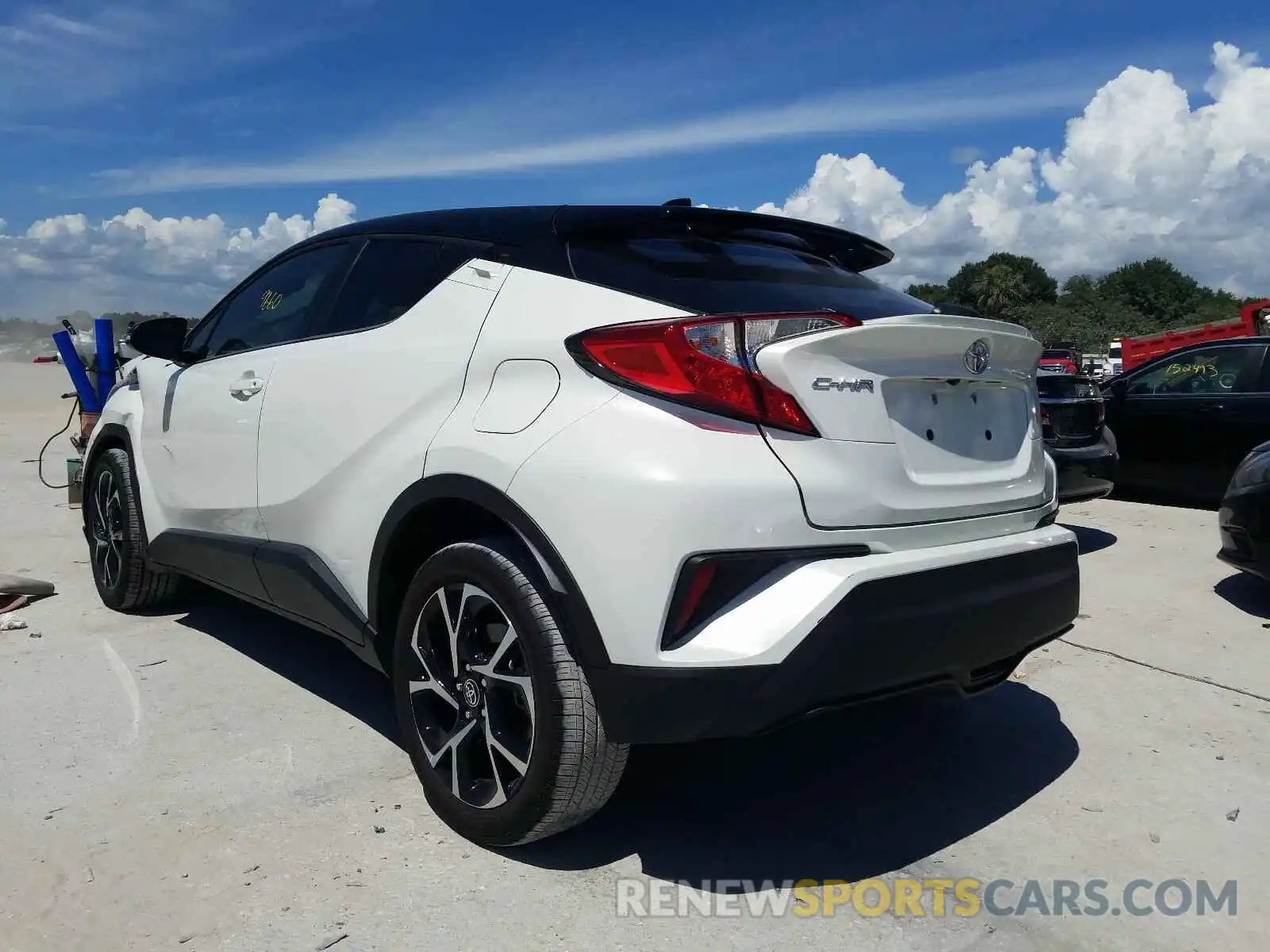 3 Photograph of a damaged car NMTKHMBX1LR107349 TOYOTA C-HR 2020