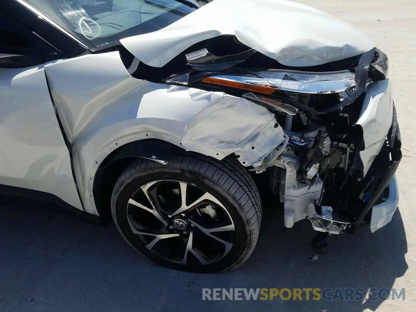 9 Photograph of a damaged car NMTKHMBX1LR107349 TOYOTA C-HR 2020