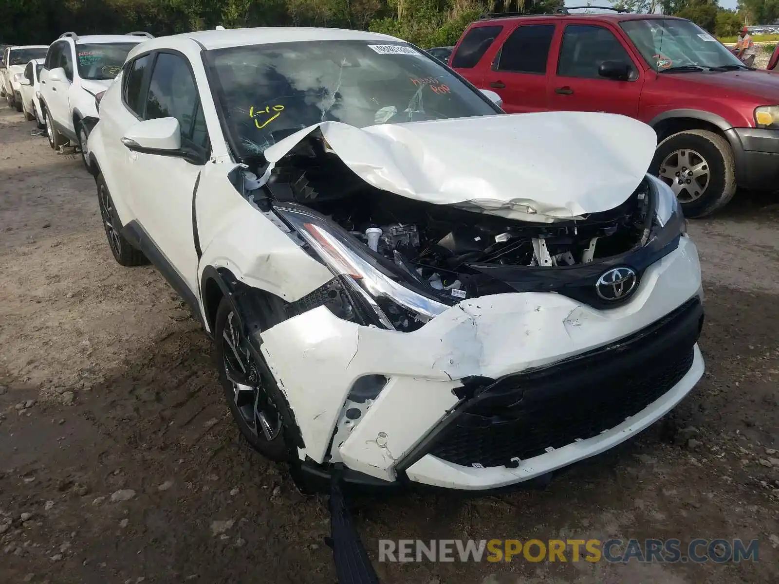 1 Photograph of a damaged car NMTKHMBX1LR110428 TOYOTA C-HR 2020