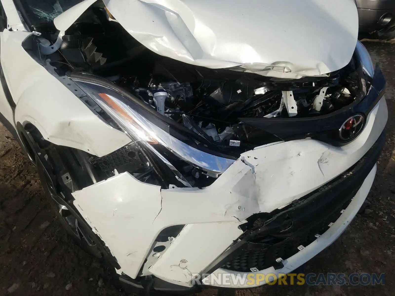 9 Photograph of a damaged car NMTKHMBX1LR110428 TOYOTA C-HR 2020