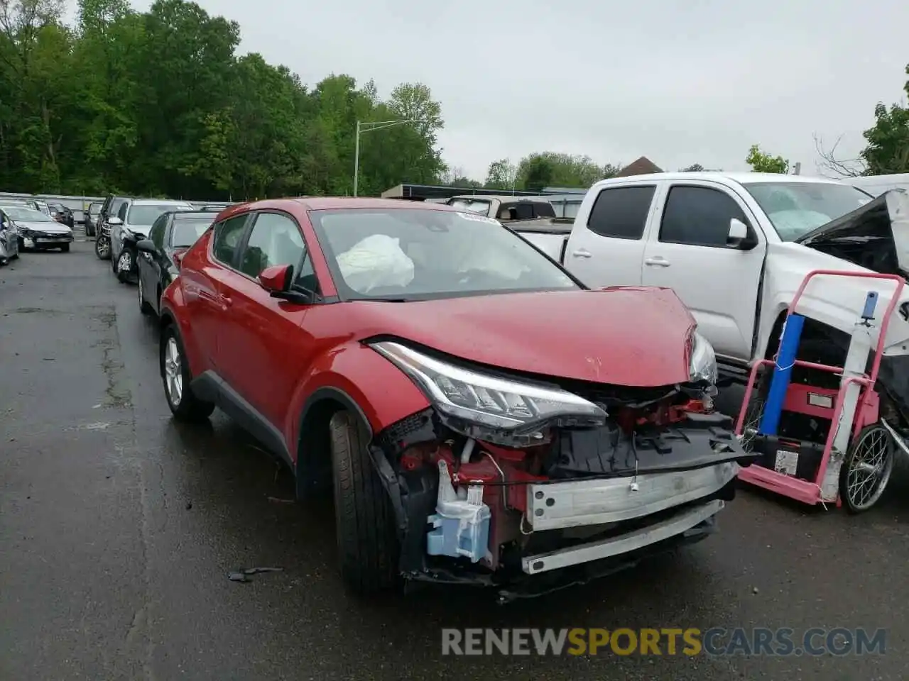 1 Photograph of a damaged car NMTKHMBX1LR112695 TOYOTA C-HR 2020