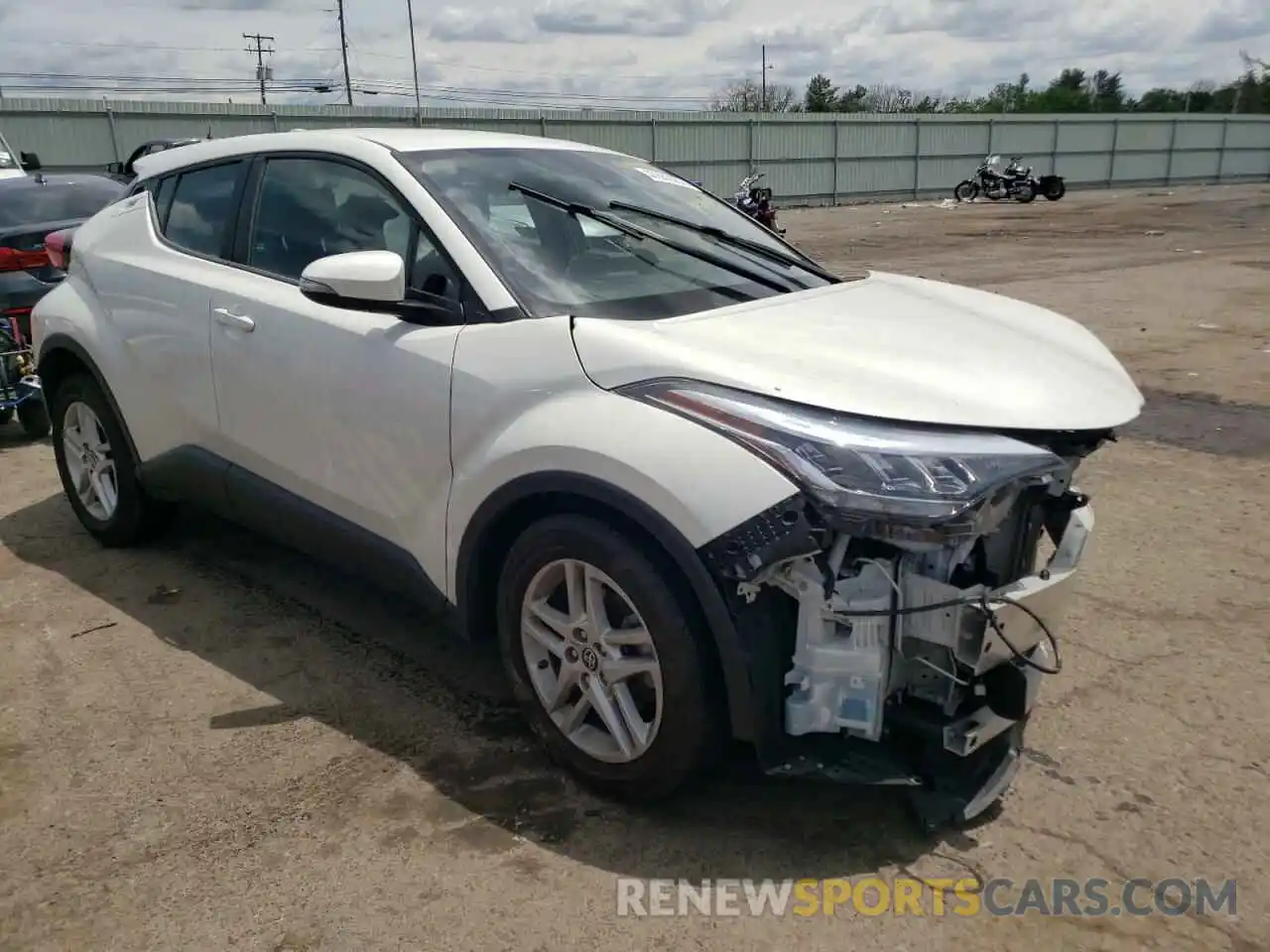 1 Photograph of a damaged car NMTKHMBX1LR113331 TOYOTA C-HR 2020