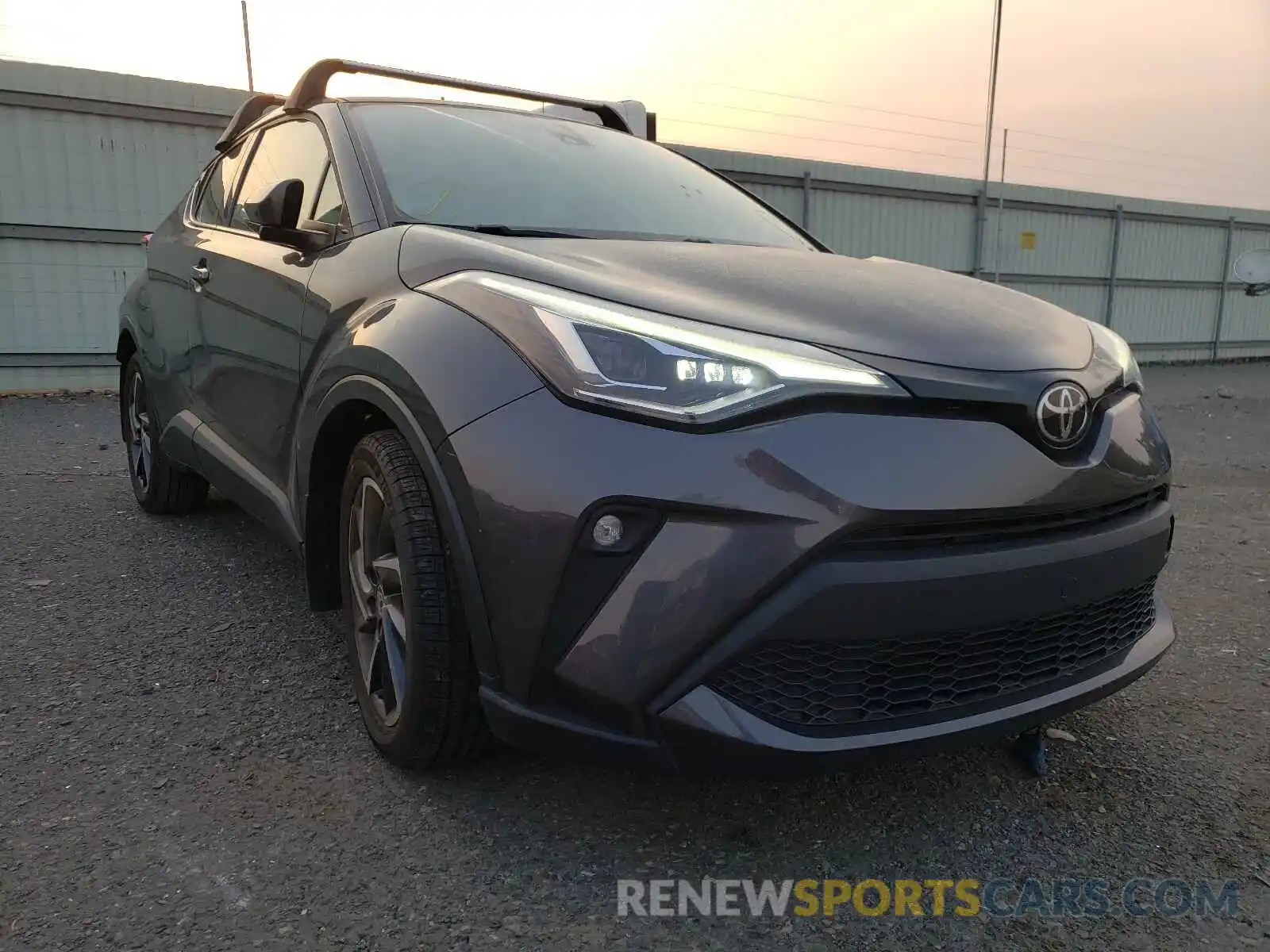 1 Фотография поврежденного автомобиля NMTKHMBX1LR113605 TOYOTA C-HR 2020