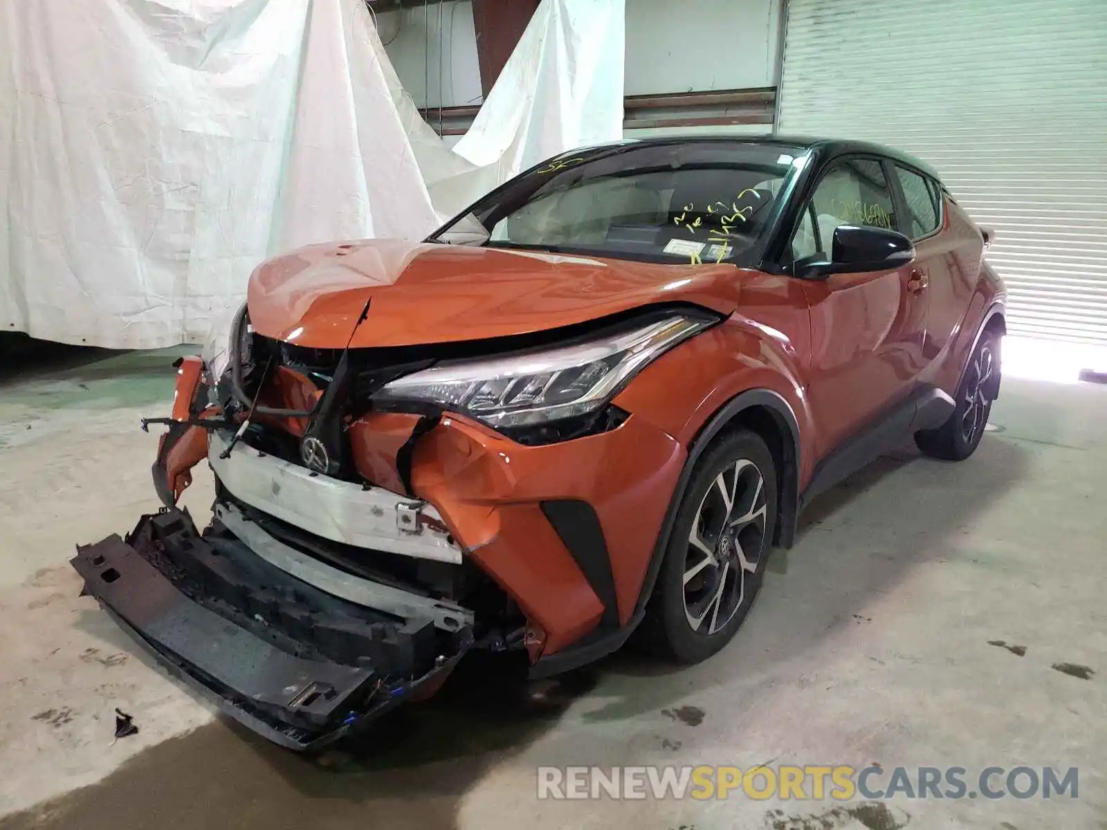 2 Photograph of a damaged car NMTKHMBX1LR113846 TOYOTA C-HR 2020