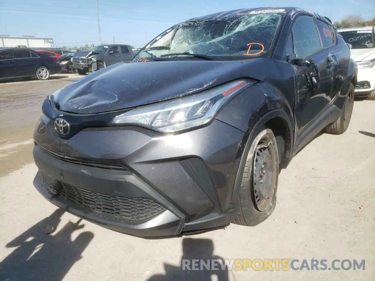 2 Photograph of a damaged car NMTKHMBX1LR113894 TOYOTA C-HR 2020