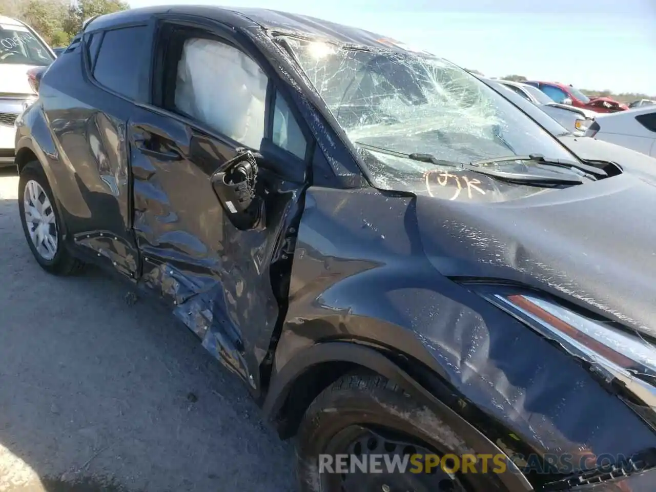 9 Photograph of a damaged car NMTKHMBX1LR113894 TOYOTA C-HR 2020