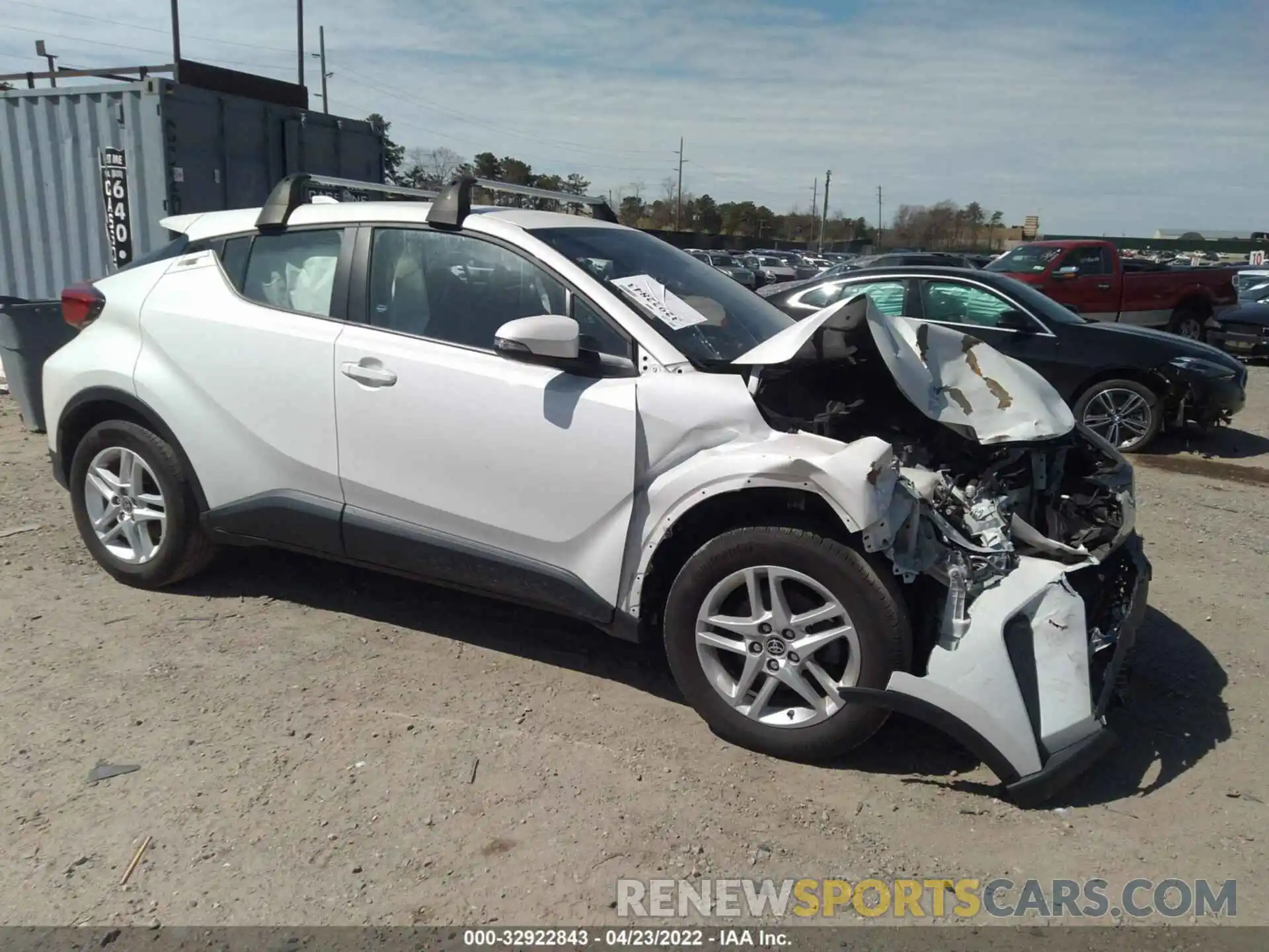 1 Photograph of a damaged car NMTKHMBX2LR111362 TOYOTA C-HR 2020