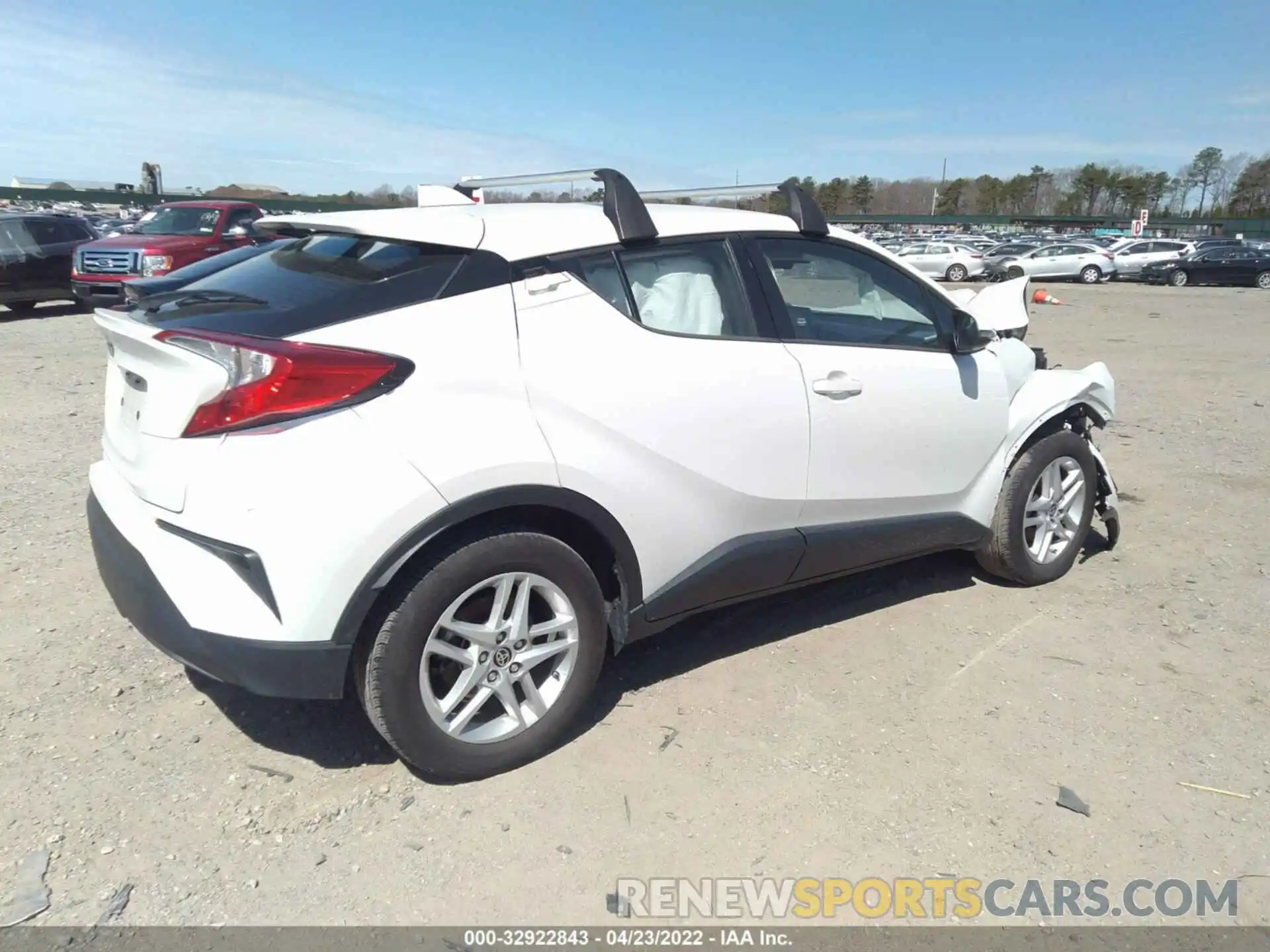 4 Photograph of a damaged car NMTKHMBX2LR111362 TOYOTA C-HR 2020