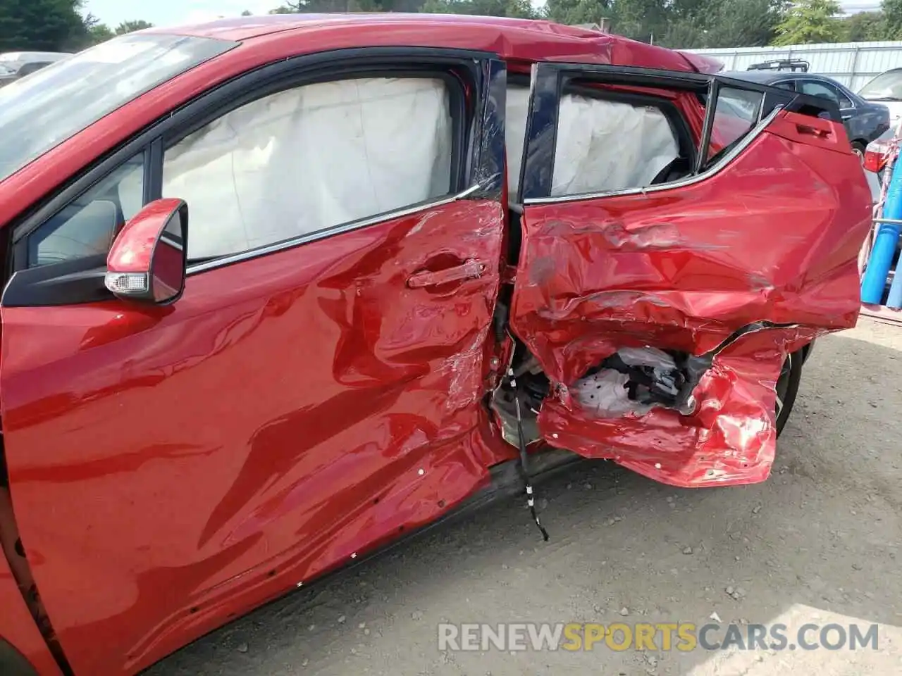 10 Photograph of a damaged car NMTKHMBX2LR111748 TOYOTA C-HR 2020