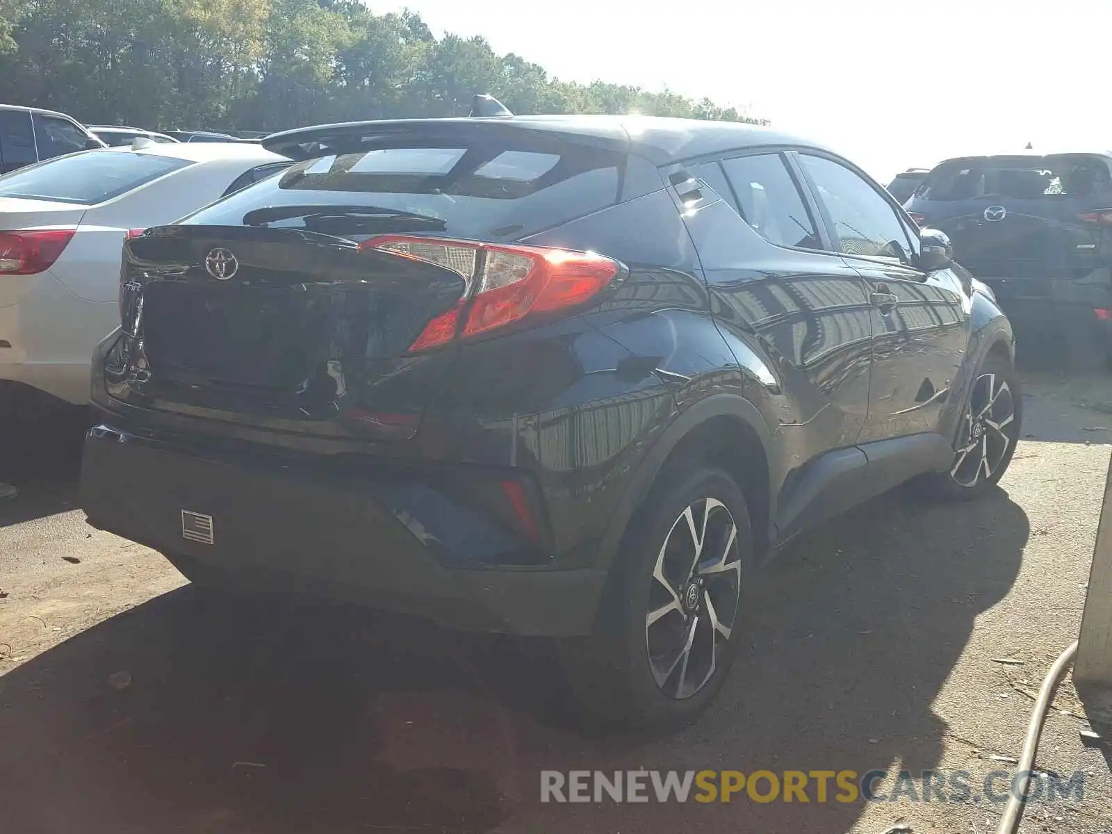 4 Photograph of a damaged car NMTKHMBX2LR111782 TOYOTA C-HR 2020