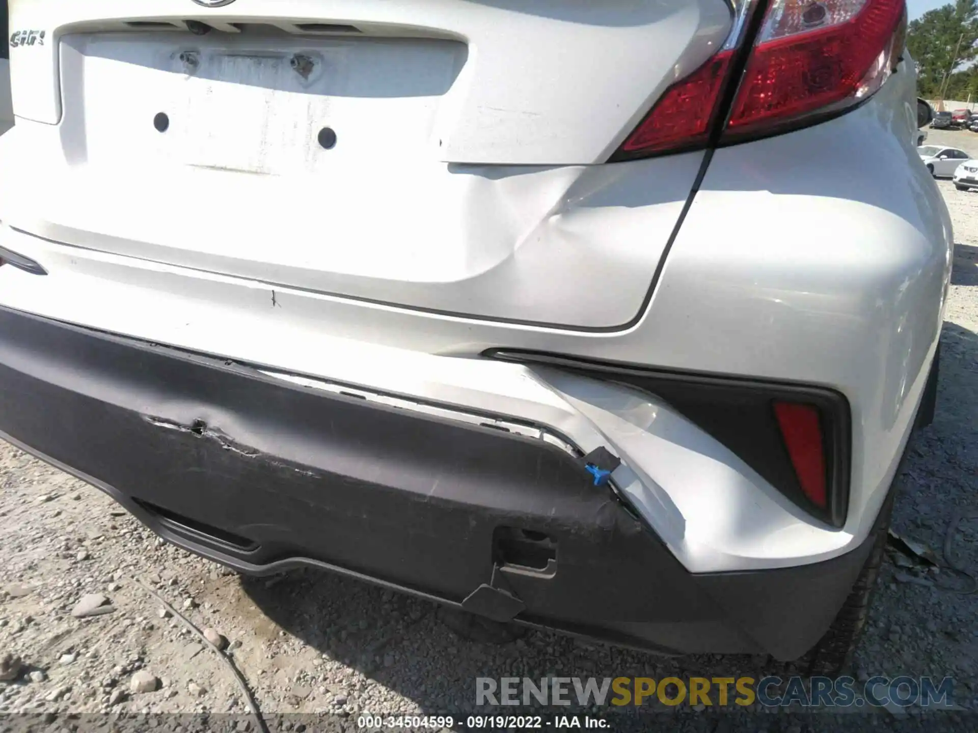 6 Photograph of a damaged car NMTKHMBX2LR112737 TOYOTA C-HR 2020