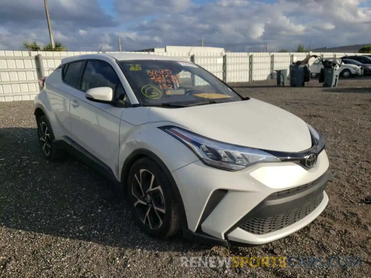 1 Фотография поврежденного автомобиля NMTKHMBX2LR112740 TOYOTA C-HR 2020