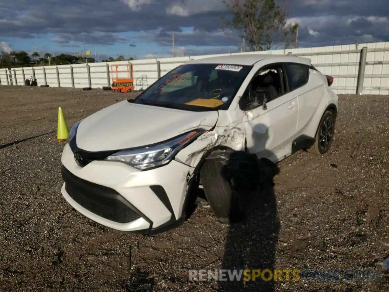 2 Photograph of a damaged car NMTKHMBX2LR112740 TOYOTA C-HR 2020