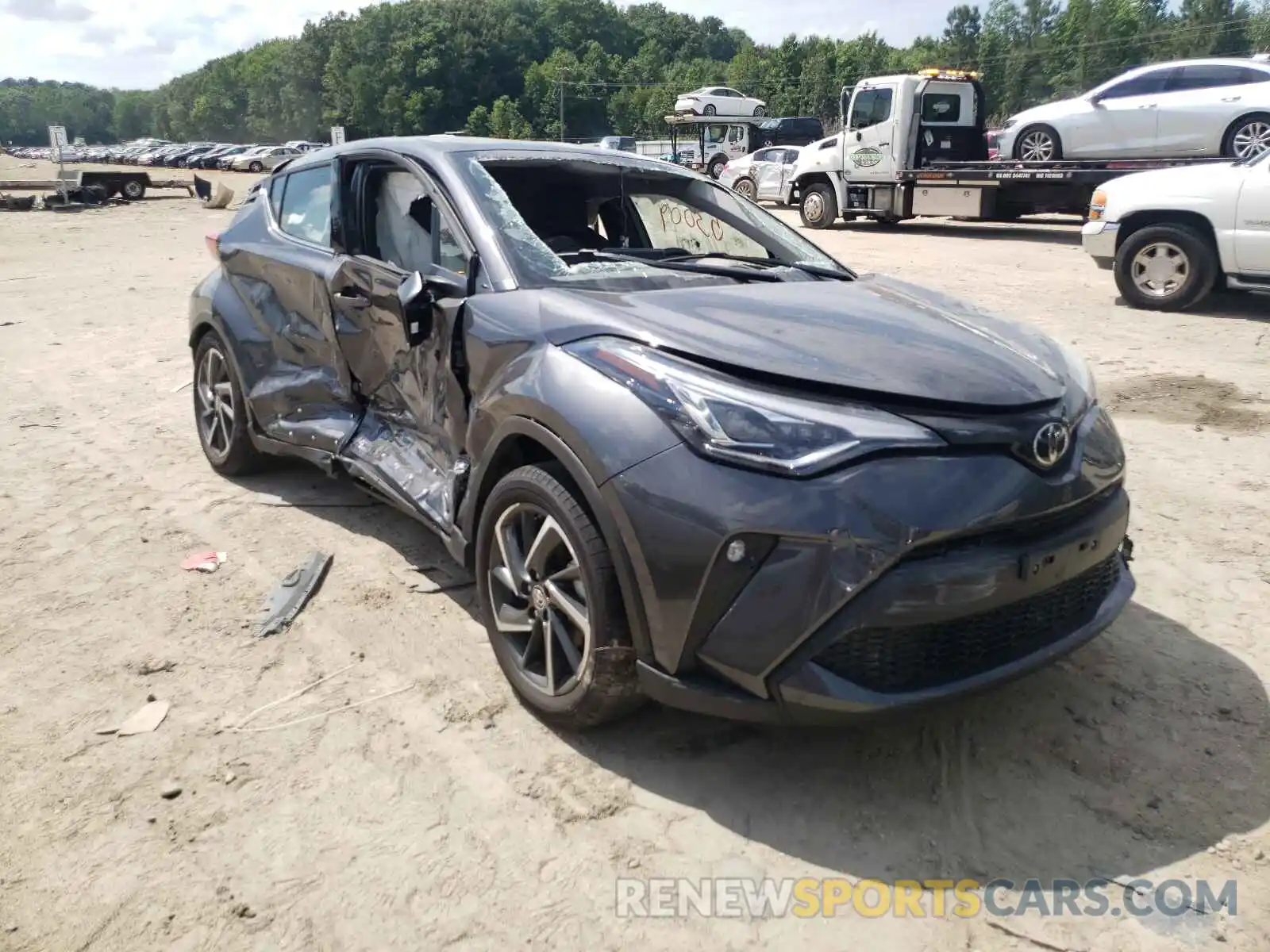 1 Photograph of a damaged car NMTKHMBX2LR113581 TOYOTA C-HR 2020