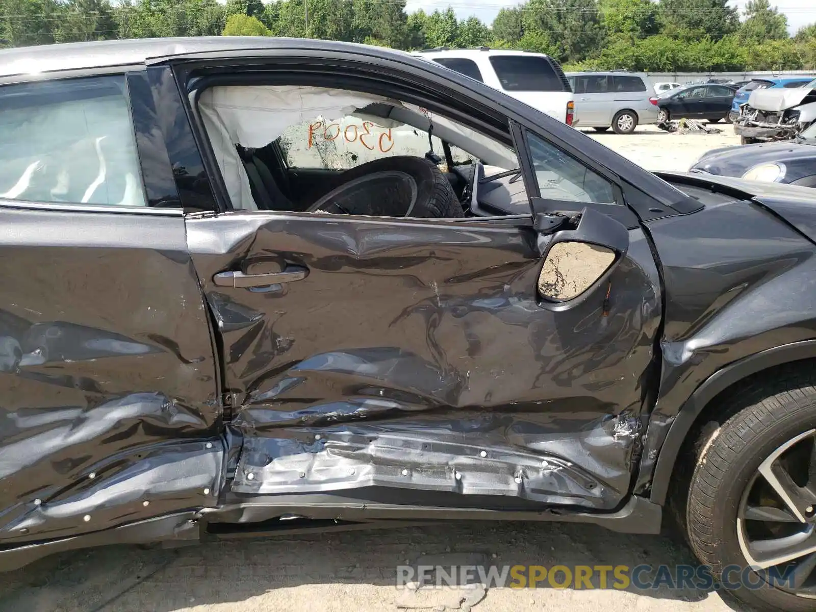 5 Photograph of a damaged car NMTKHMBX2LR113581 TOYOTA C-HR 2020