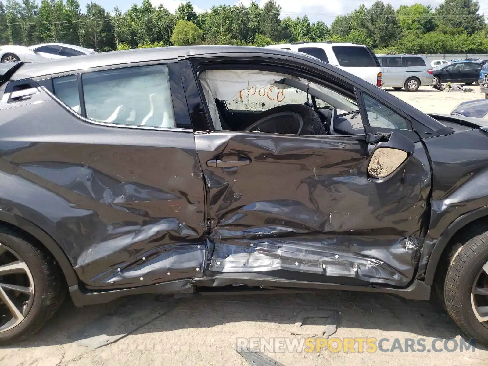 9 Photograph of a damaged car NMTKHMBX2LR113581 TOYOTA C-HR 2020