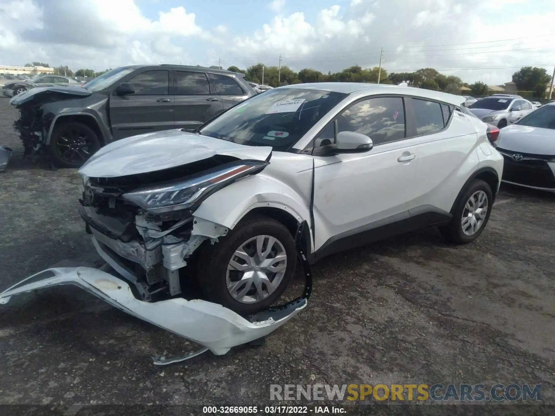 2 Photograph of a damaged car NMTKHMBX2LR118280 TOYOTA C-HR 2020