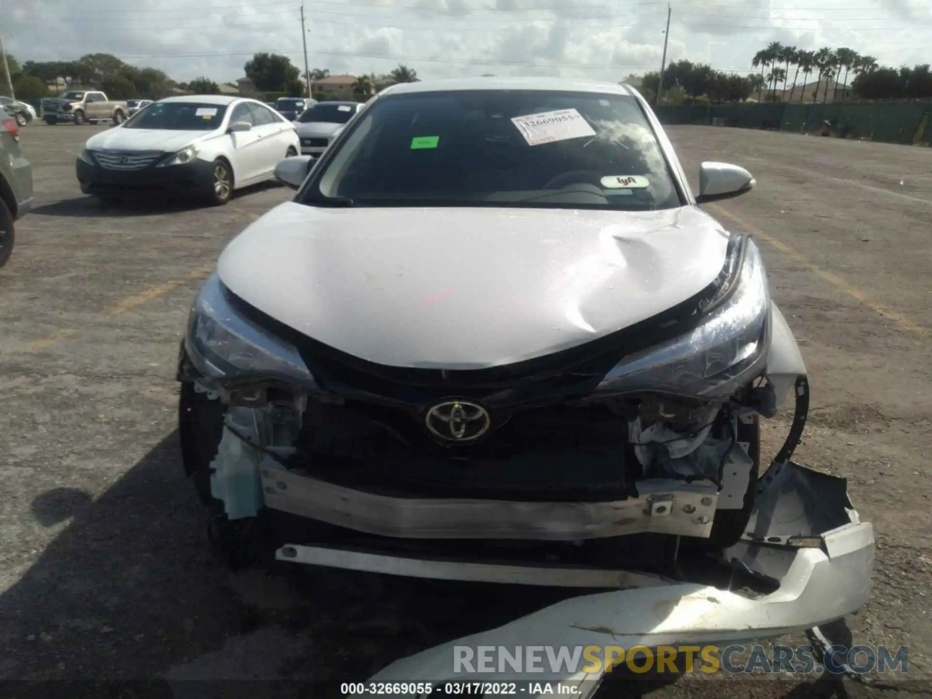 6 Photograph of a damaged car NMTKHMBX2LR118280 TOYOTA C-HR 2020