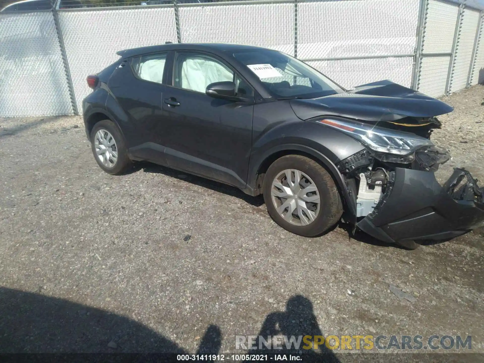 1 Photograph of a damaged car NMTKHMBX3LR103660 TOYOTA C-HR 2020