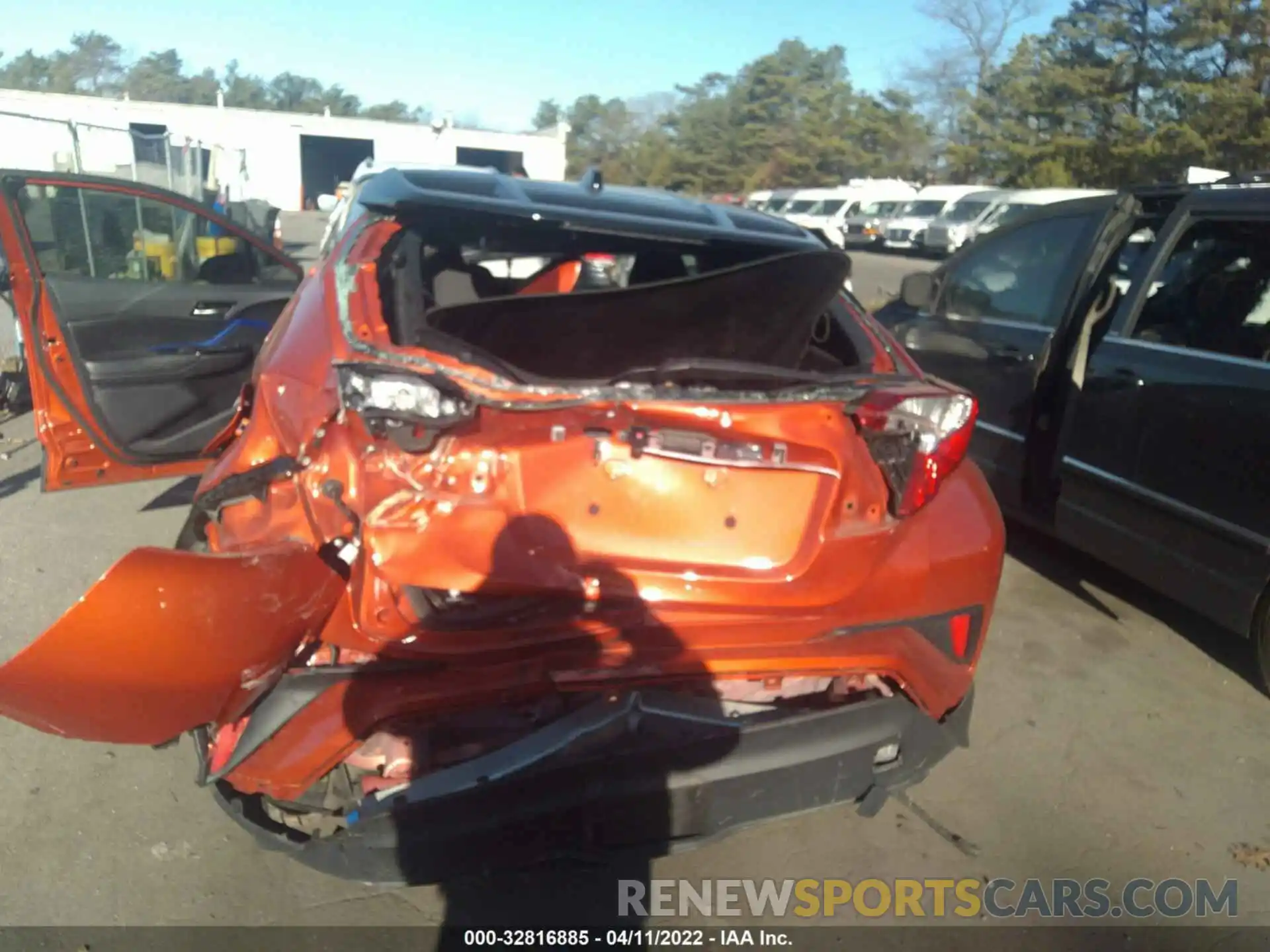 6 Photograph of a damaged car NMTKHMBX3LR110284 TOYOTA C-HR 2020