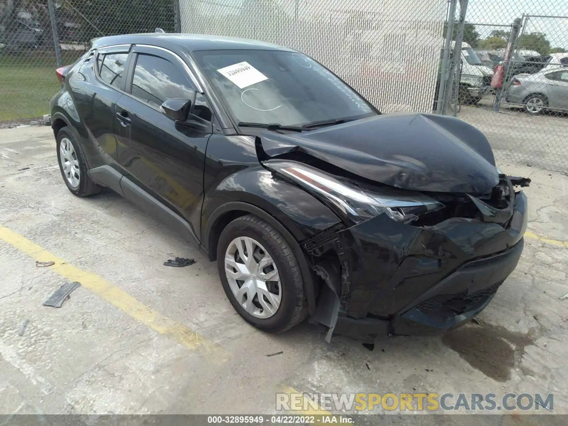 1 Photograph of a damaged car NMTKHMBX3LR117400 TOYOTA C-HR 2020