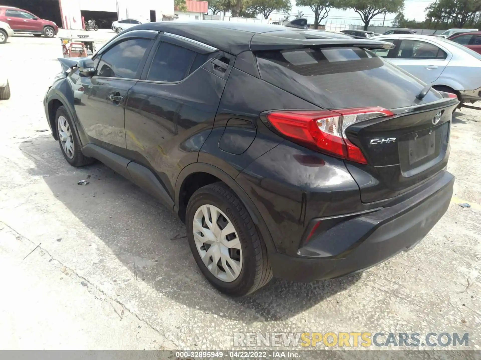 3 Photograph of a damaged car NMTKHMBX3LR117400 TOYOTA C-HR 2020