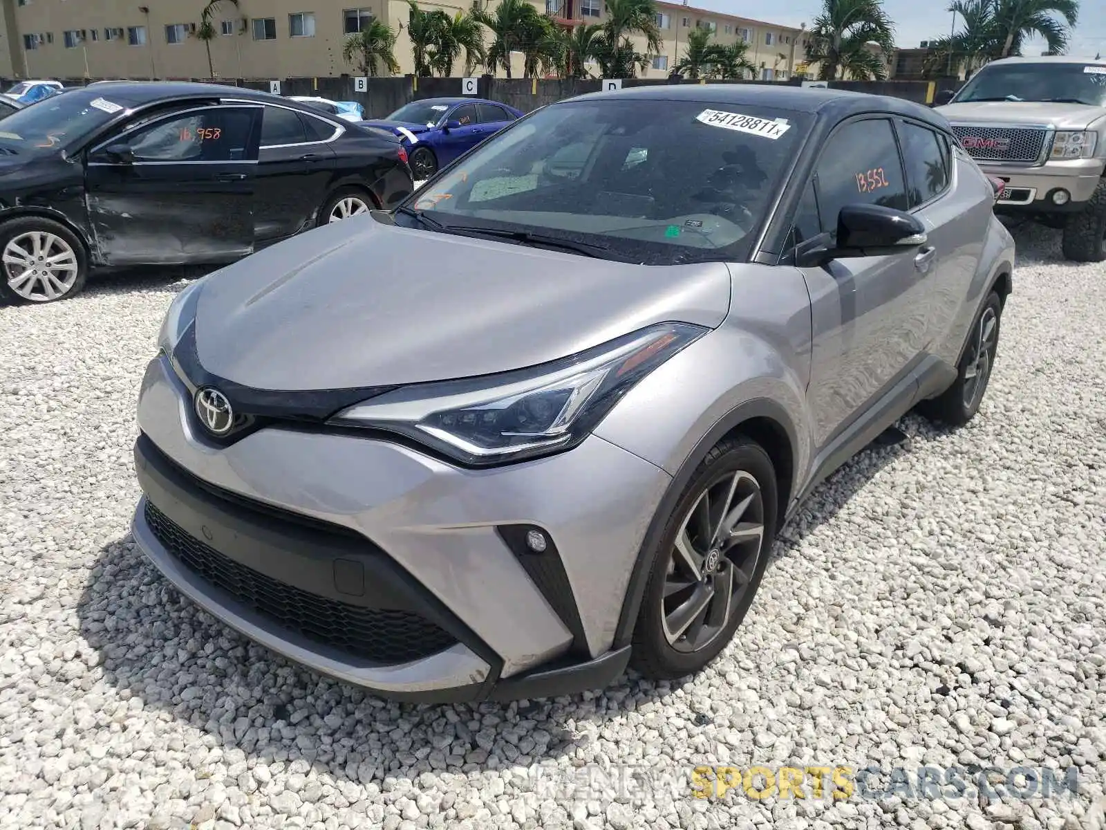 2 Фотография поврежденного автомобиля NMTKHMBX4LR105370 TOYOTA C-HR 2020