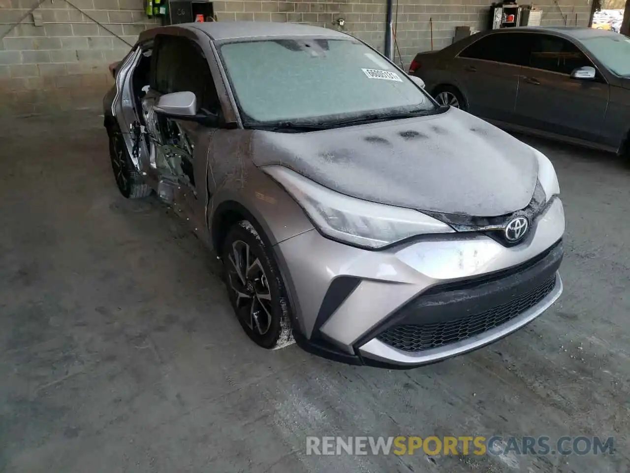 1 Photograph of a damaged car NMTKHMBX4LR106583 TOYOTA C-HR 2020