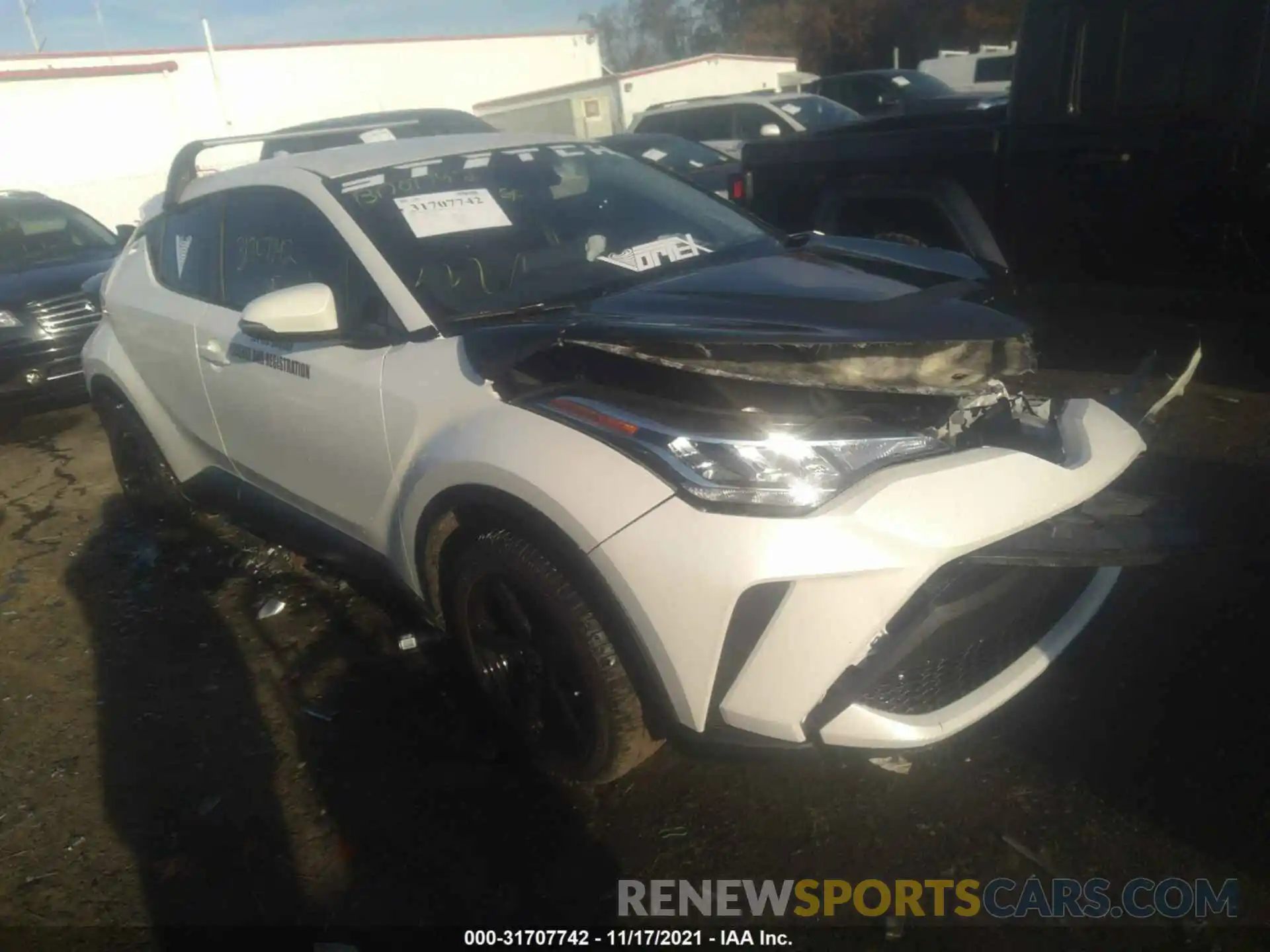 1 Photograph of a damaged car NMTKHMBX4LR107376 TOYOTA C-HR 2020