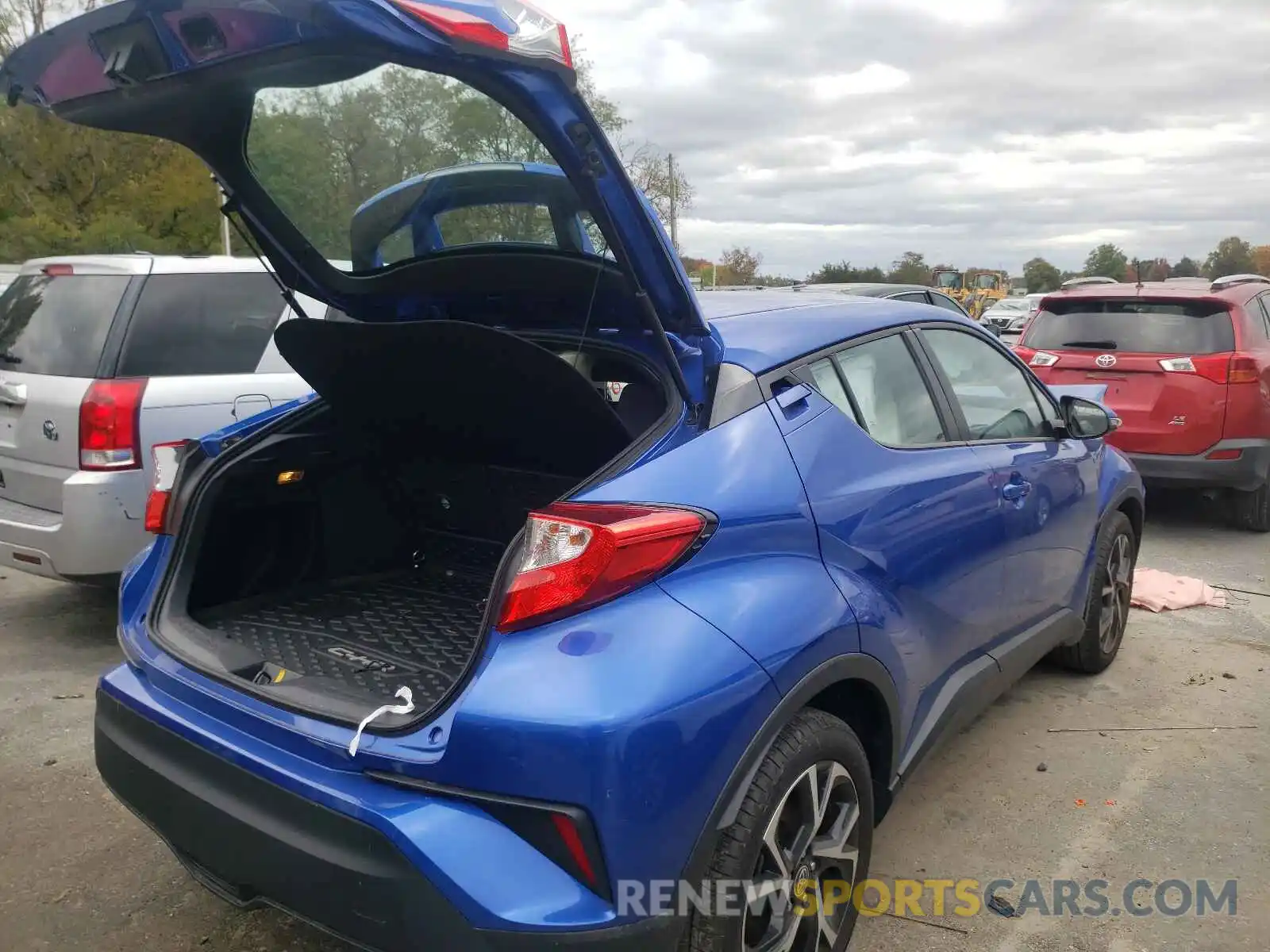 4 Photograph of a damaged car NMTKHMBX4LR108169 TOYOTA C-HR 2020