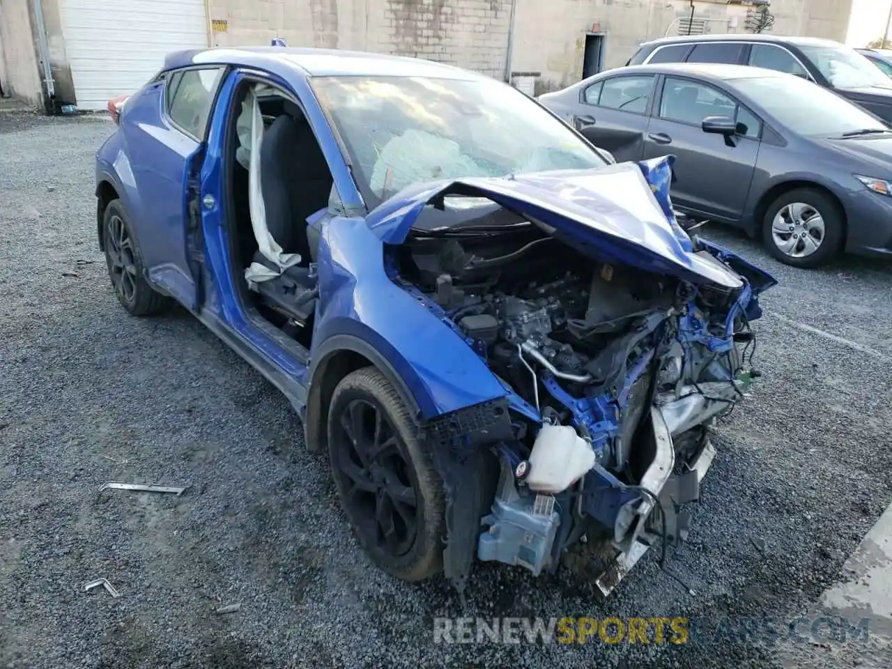 1 Photograph of a damaged car NMTKHMBX4LR108186 TOYOTA C-HR 2020