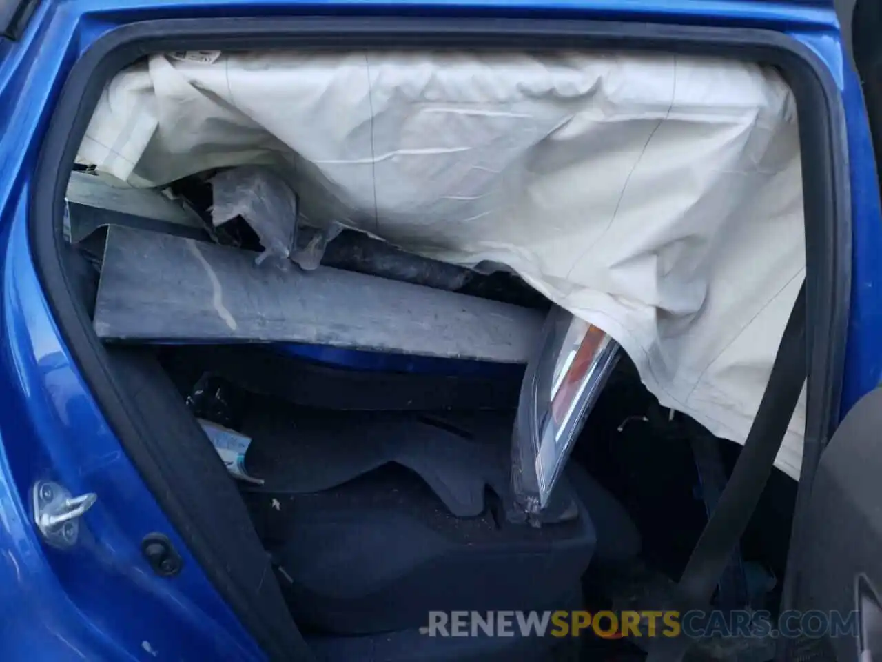 6 Photograph of a damaged car NMTKHMBX4LR108186 TOYOTA C-HR 2020