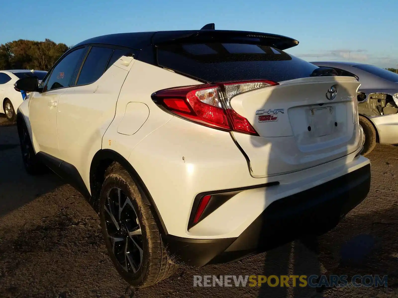 3 Photograph of a damaged car NMTKHMBX4LR108494 TOYOTA C-HR 2020